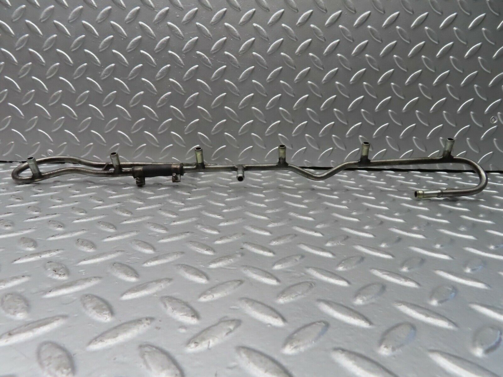 20392 Mercedes-Benz W114 280CE Coupe Fuel Injector Pipe