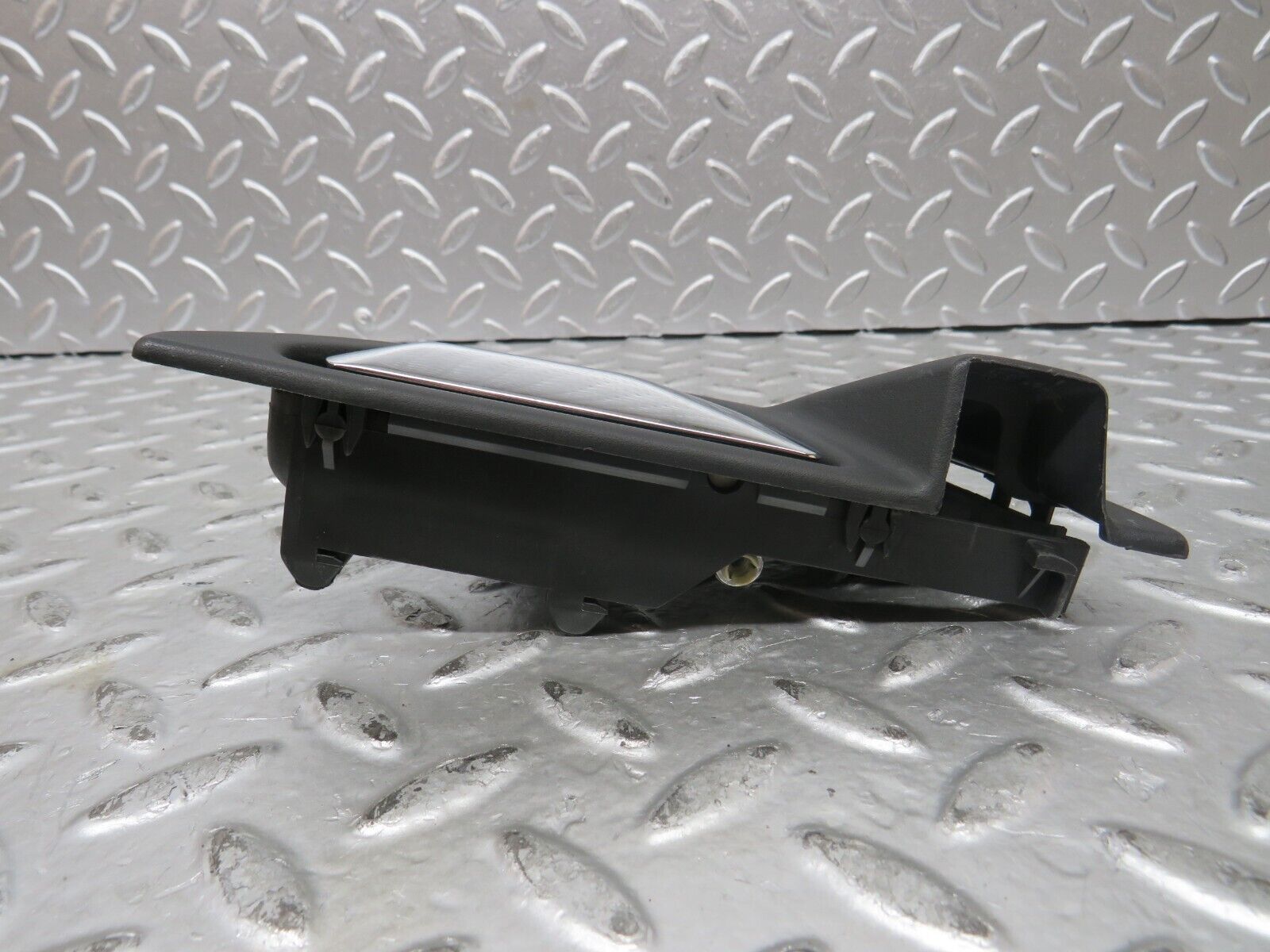 27510 Mercedes-Benz S124 300TE Front Right Interior Door Handle 1247600261