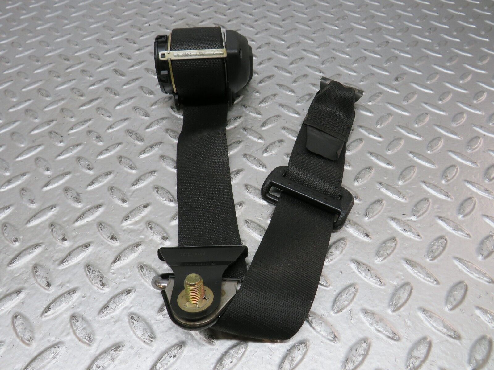 27820 Mercedes-Benz S124 300TE Wagon Rear Seat Belt With Buckles