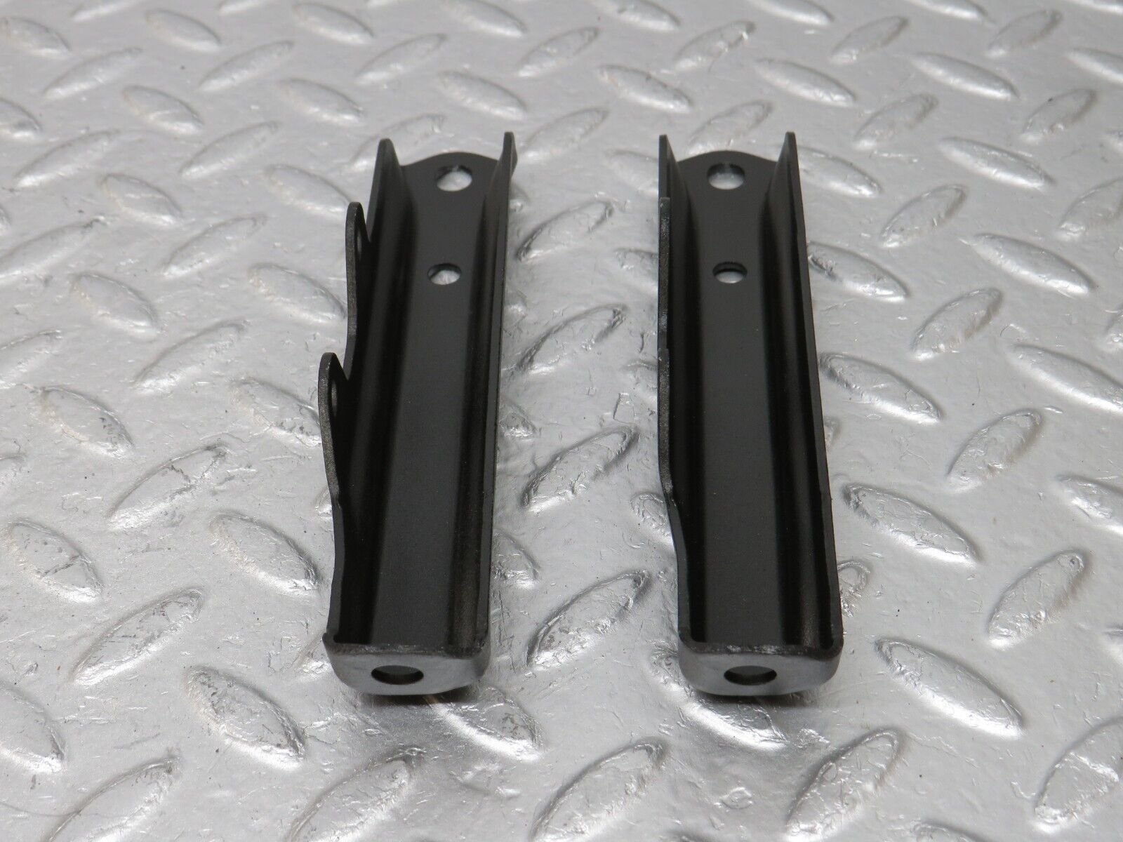 34675 Mercedes-Benz W124 260E Air Intake Manifold Bracket