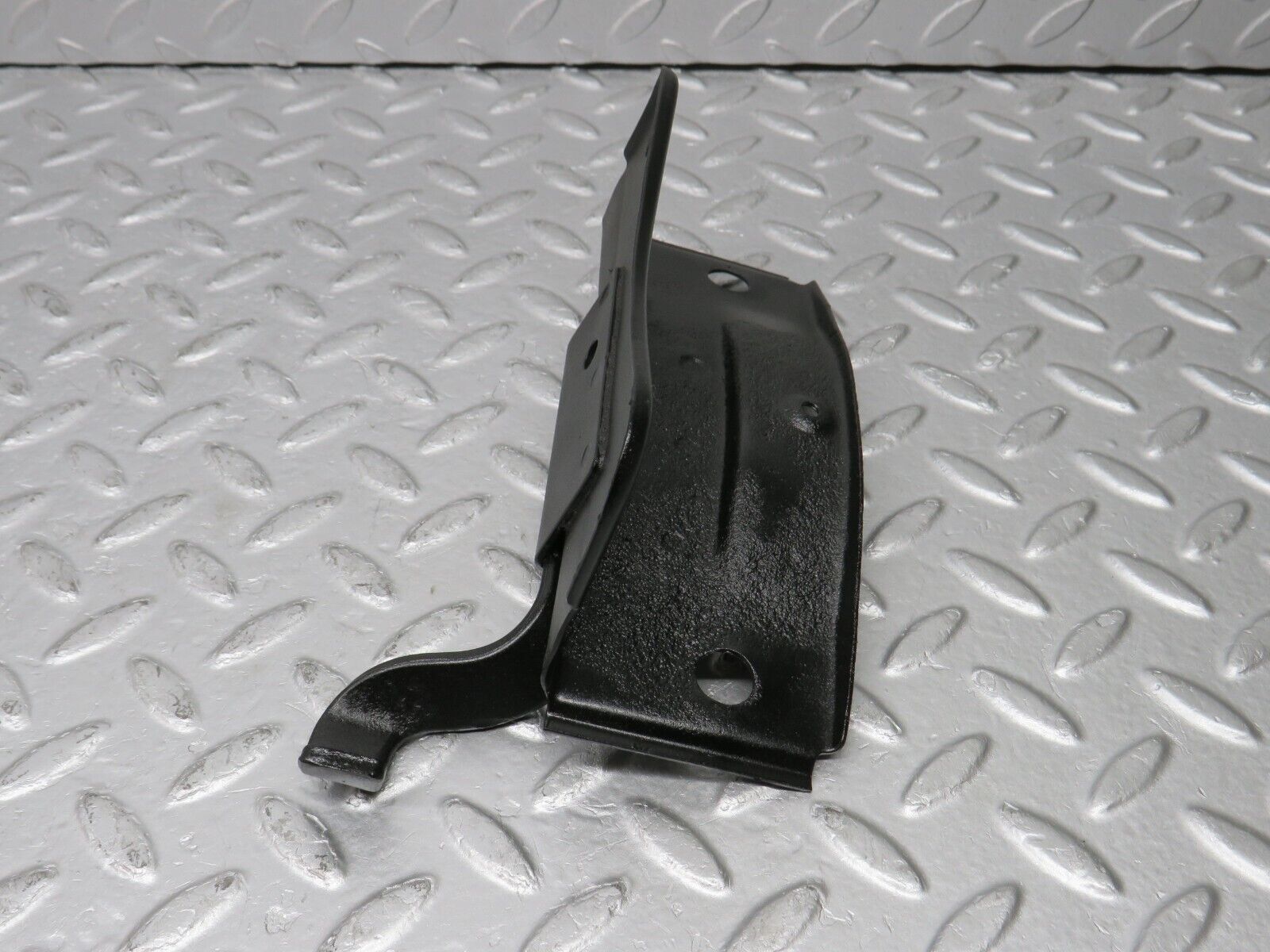 38146 Mercedes-Benz A124 320E Cabriolet Cardan Shaft Prop Shaft Support