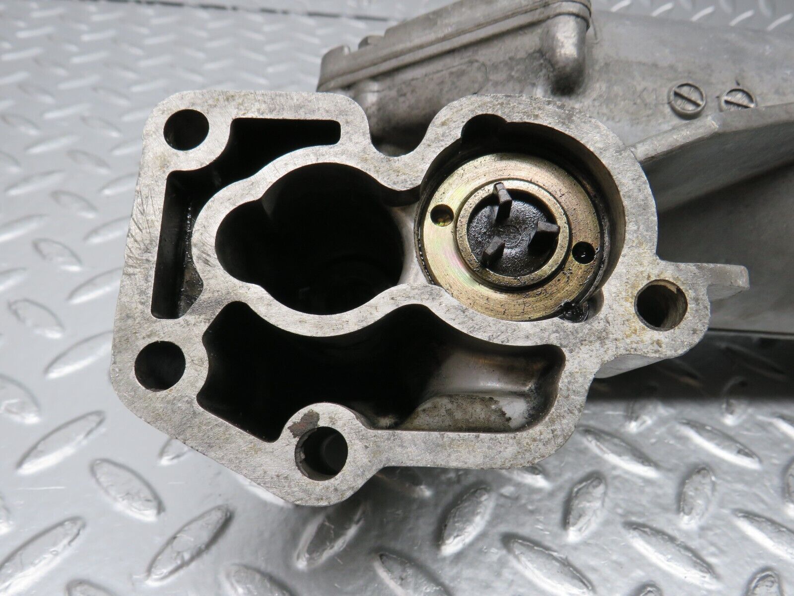 31099 Mercedes-Benz W123 240D Oil Filter Housing 6151840102 6171840125