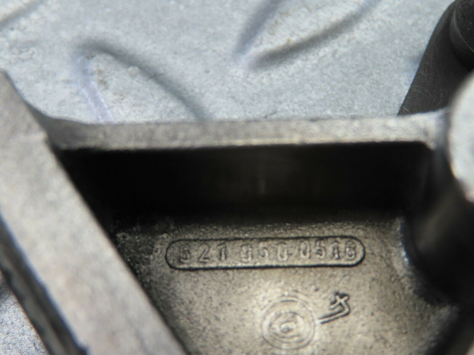 8050 Mercedes-Benz W115 220D Timing Chain Guide Rail 6210600516