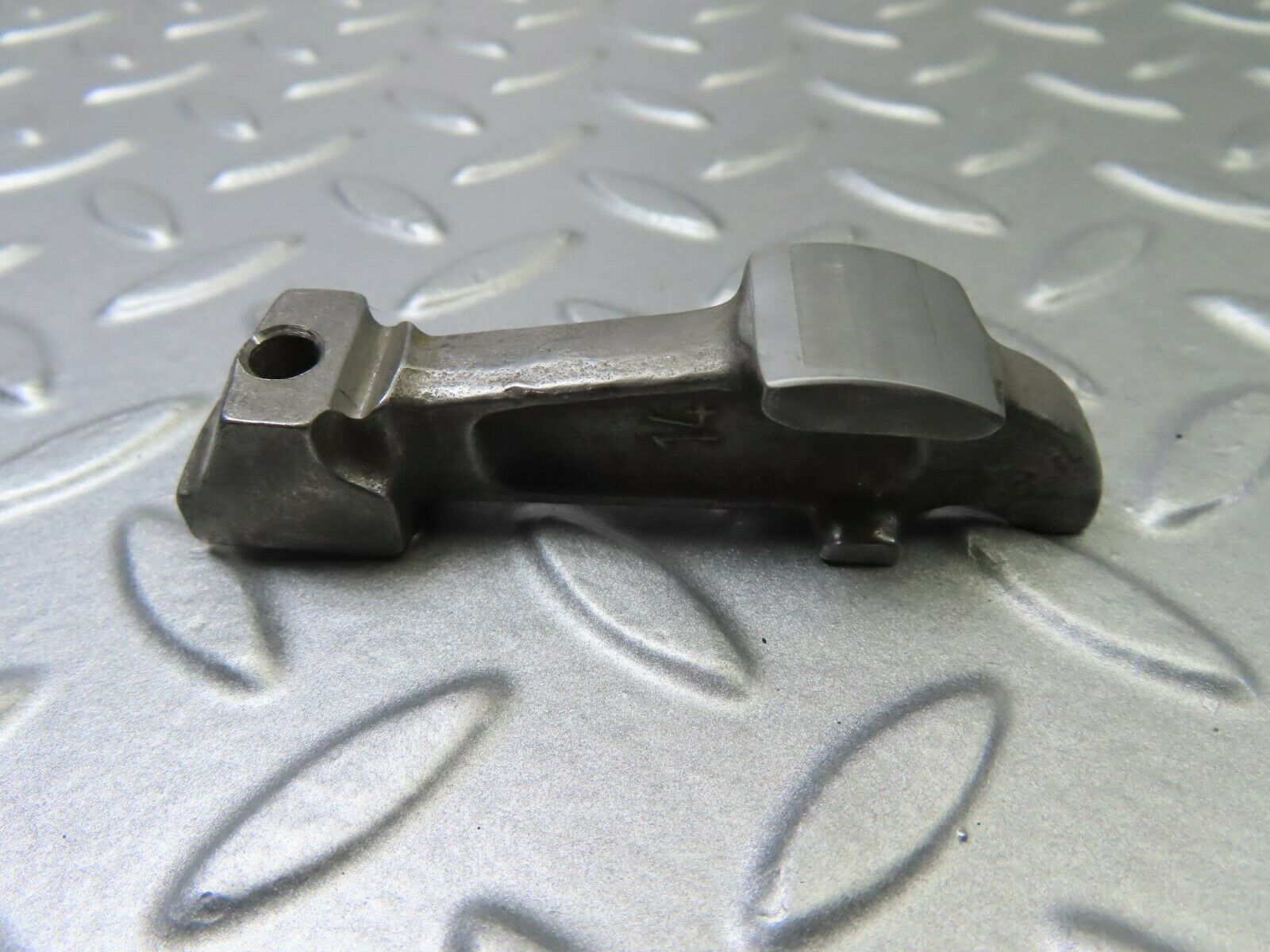 9131 Mercedes-Benz W108 Valve Rocker Arm With Retaining Spring