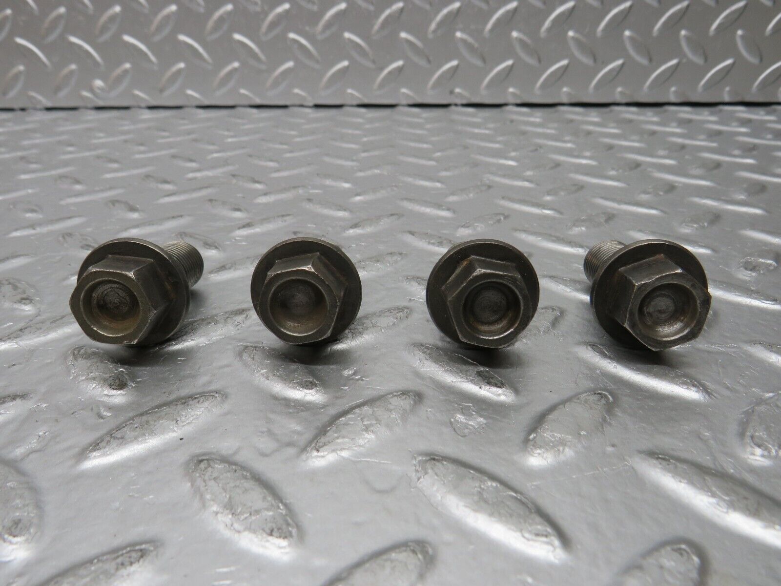 30092 Porsche 924 Alloy Wheel Lug Bolts Set M12x1.5