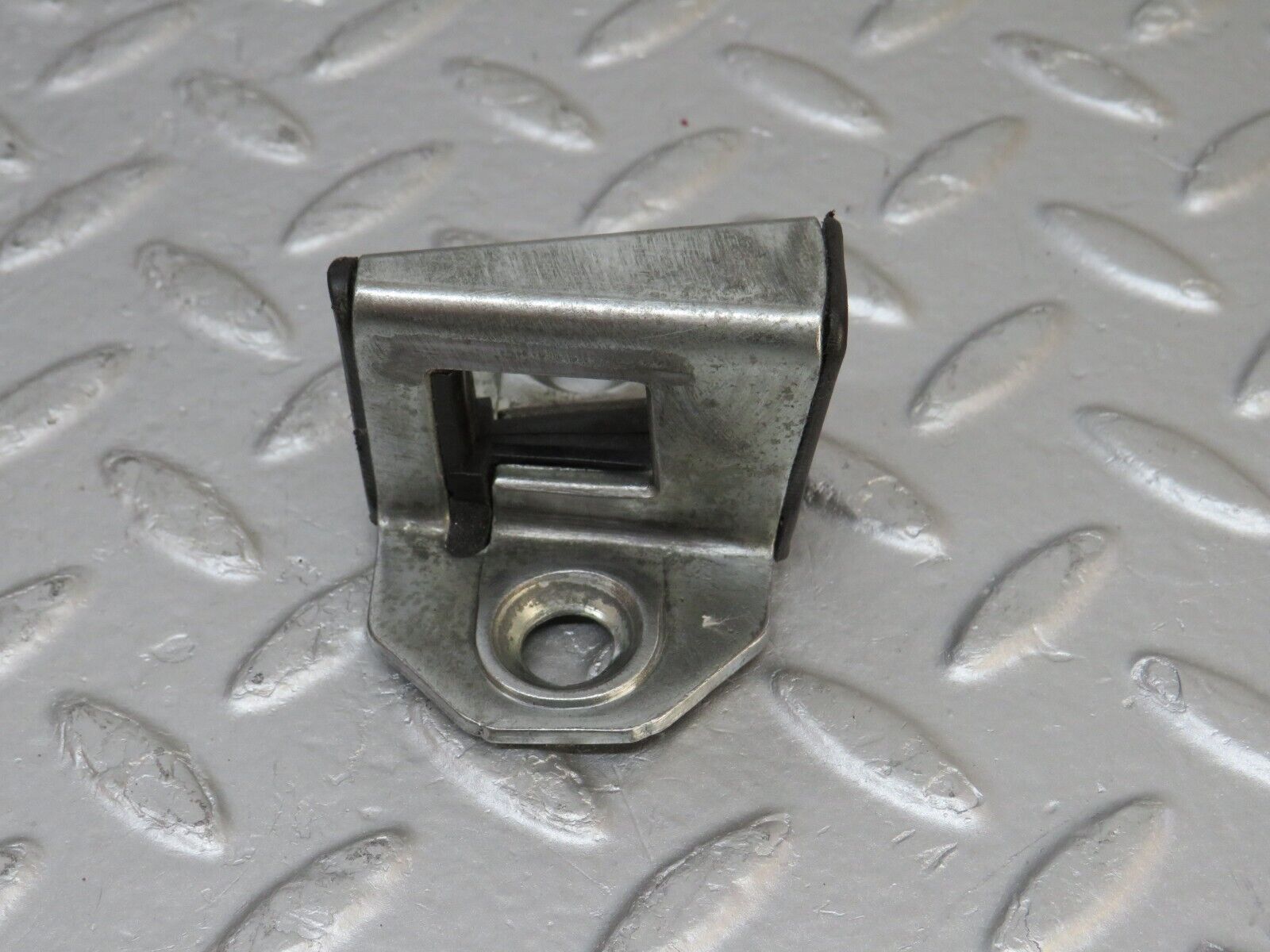 33373 Mercedes-Benz W202 C180 Door Lock Latch