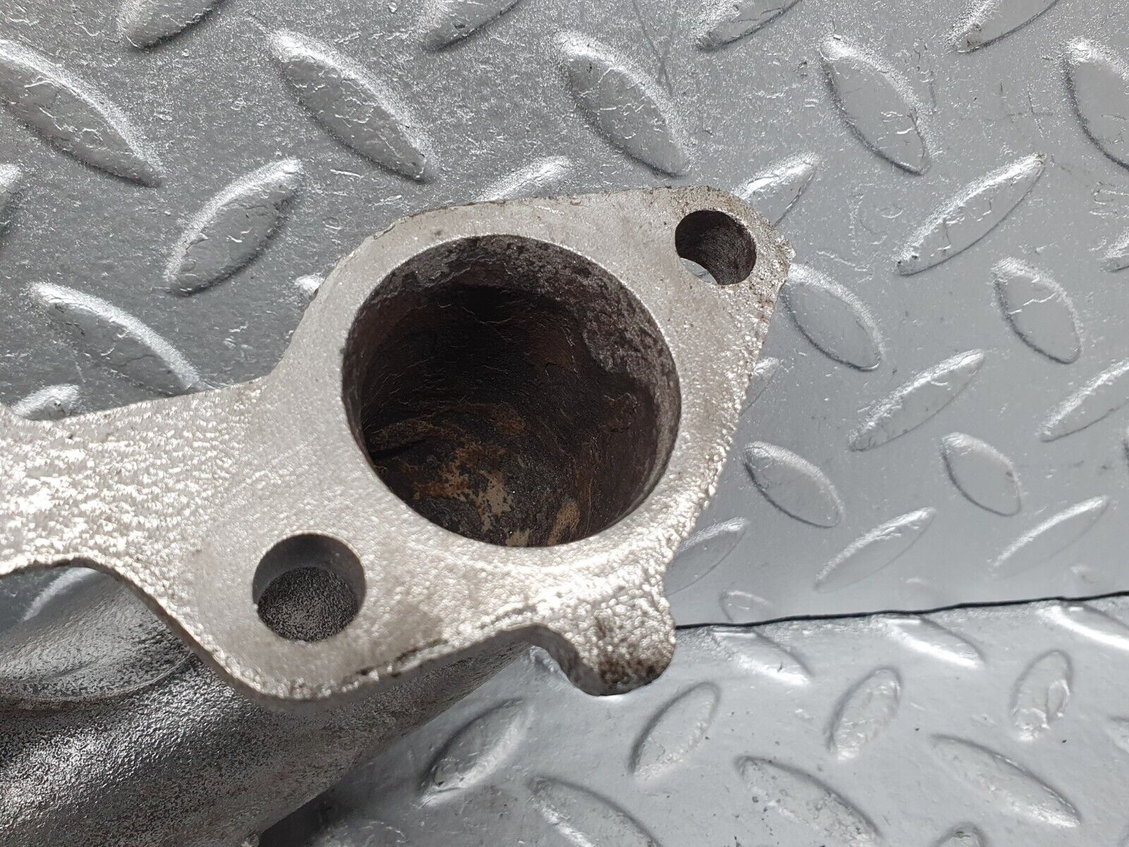 41202 Mercedes-Benz W126 300SE Exhaust Manifold Cylinder 4-6 1031422202