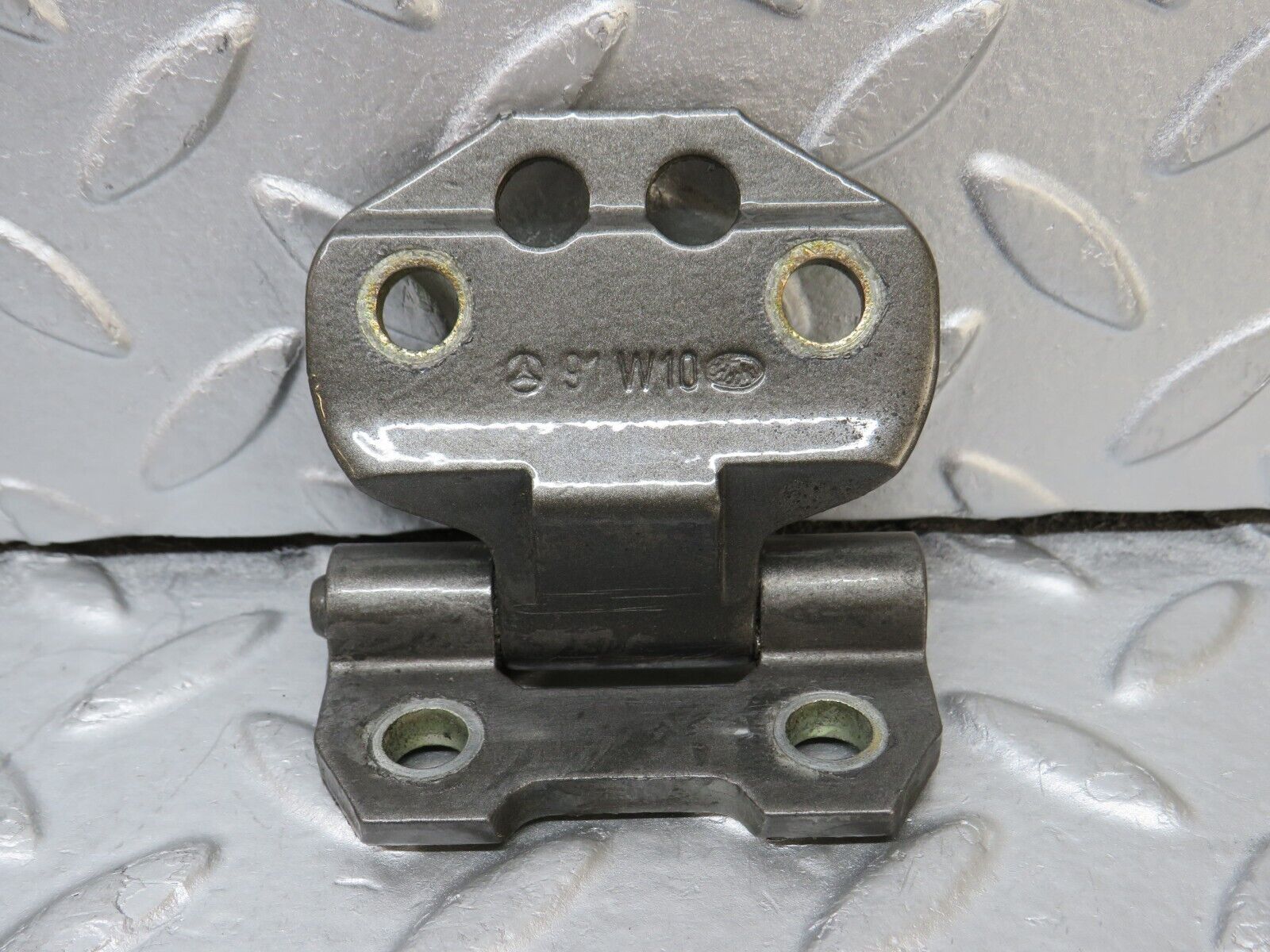 35305 Mercedes-Benz W124 Front Door Hinge Pair