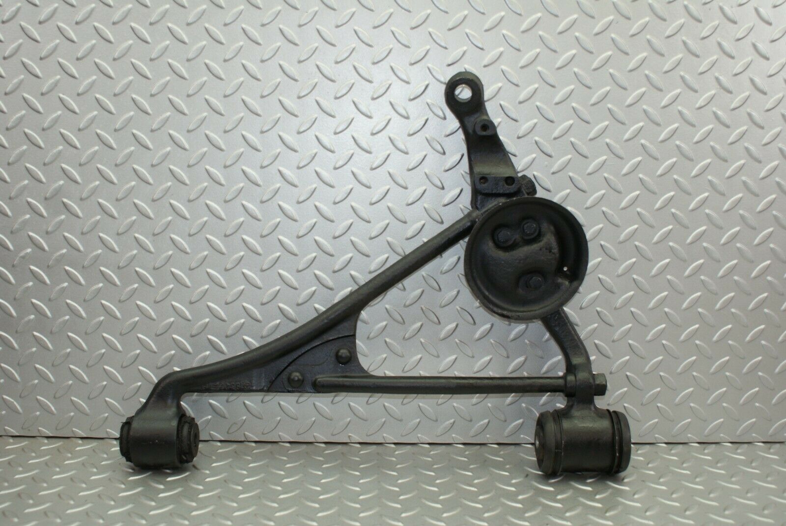 2699 Mercedes-Benz W116 350SE Front Left Lower Control Arm 1163333605