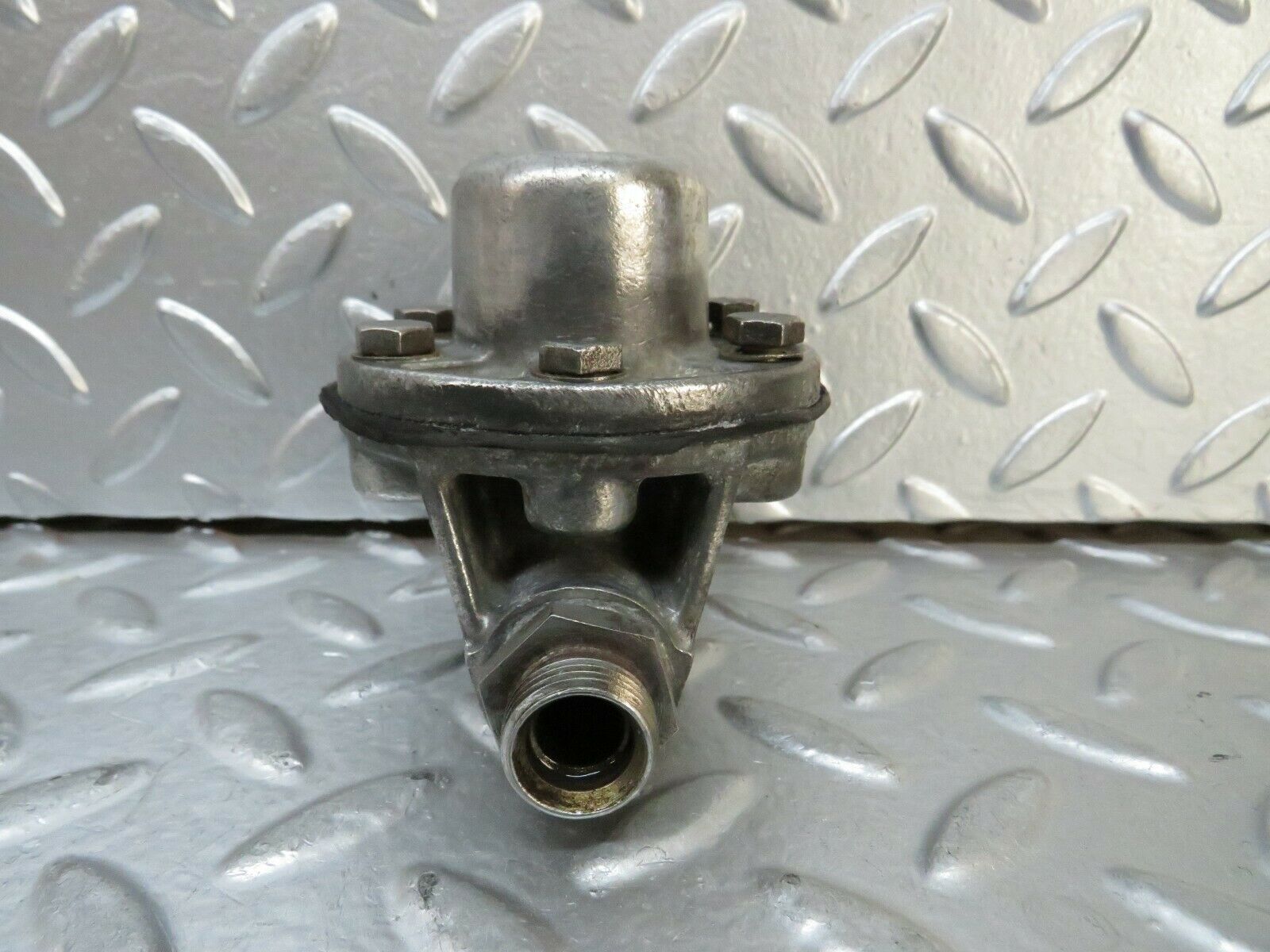 23852 Mercedes-Benz C107 450SLC Oil Pressure Damper 1161870196 1161870494