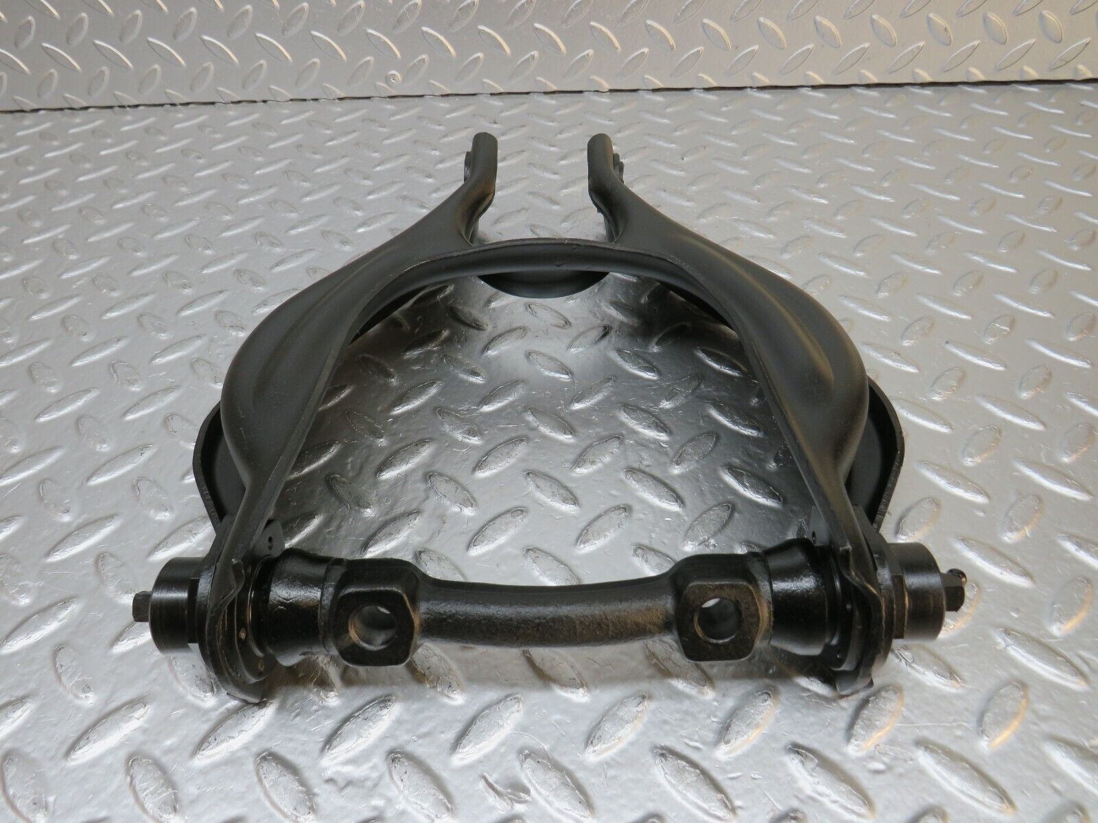 32267 Mercedes-Benz W108 280SE Front Left Upper Control Arm