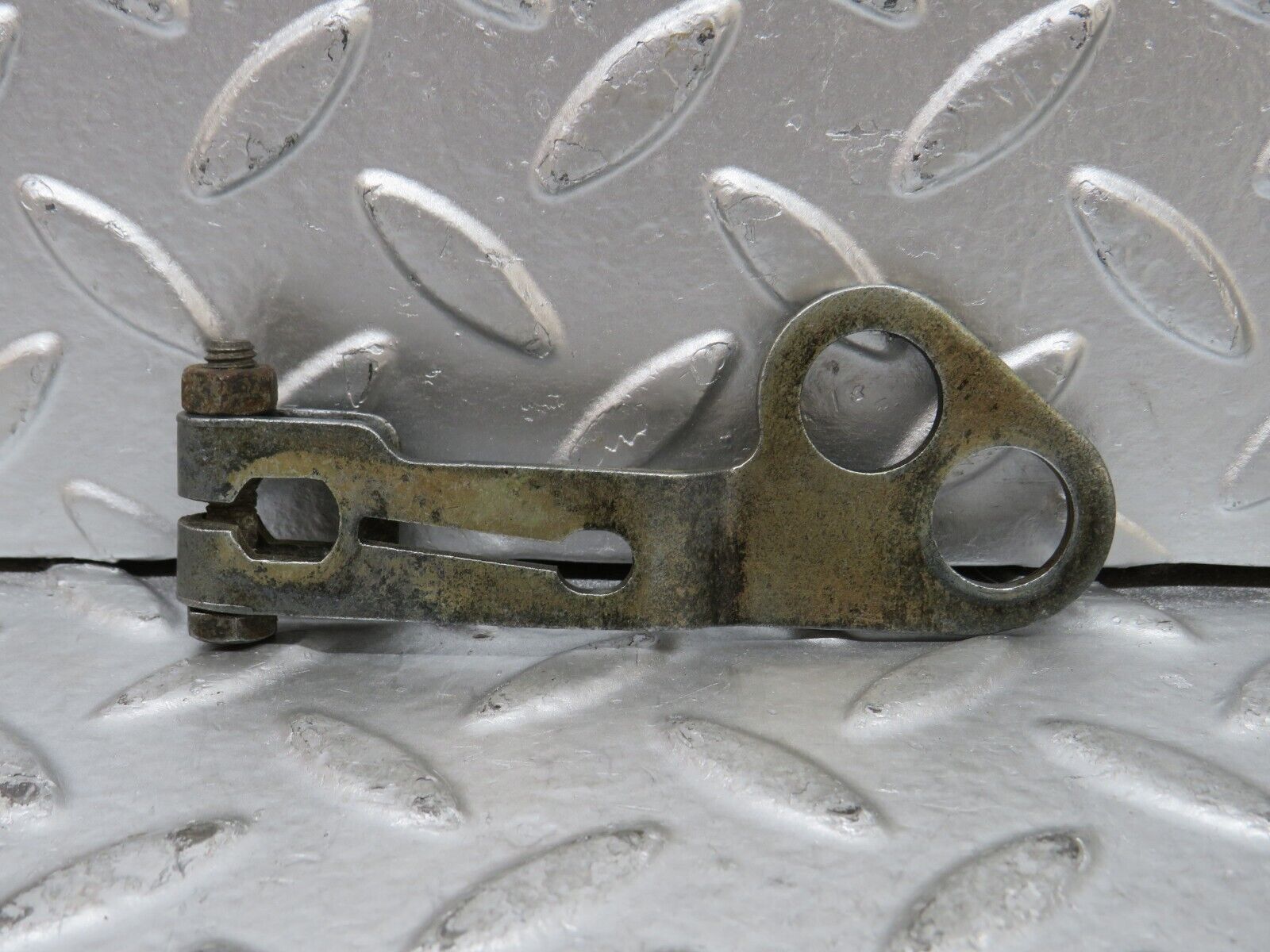 27463 Mercedes-Benz W123 280E Gearbox Linkage Bracket