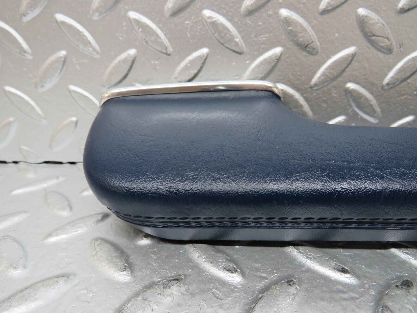 26859 Mercedes-Benz W123 240D Interior Door Handle Rear Left Blue 1239701901