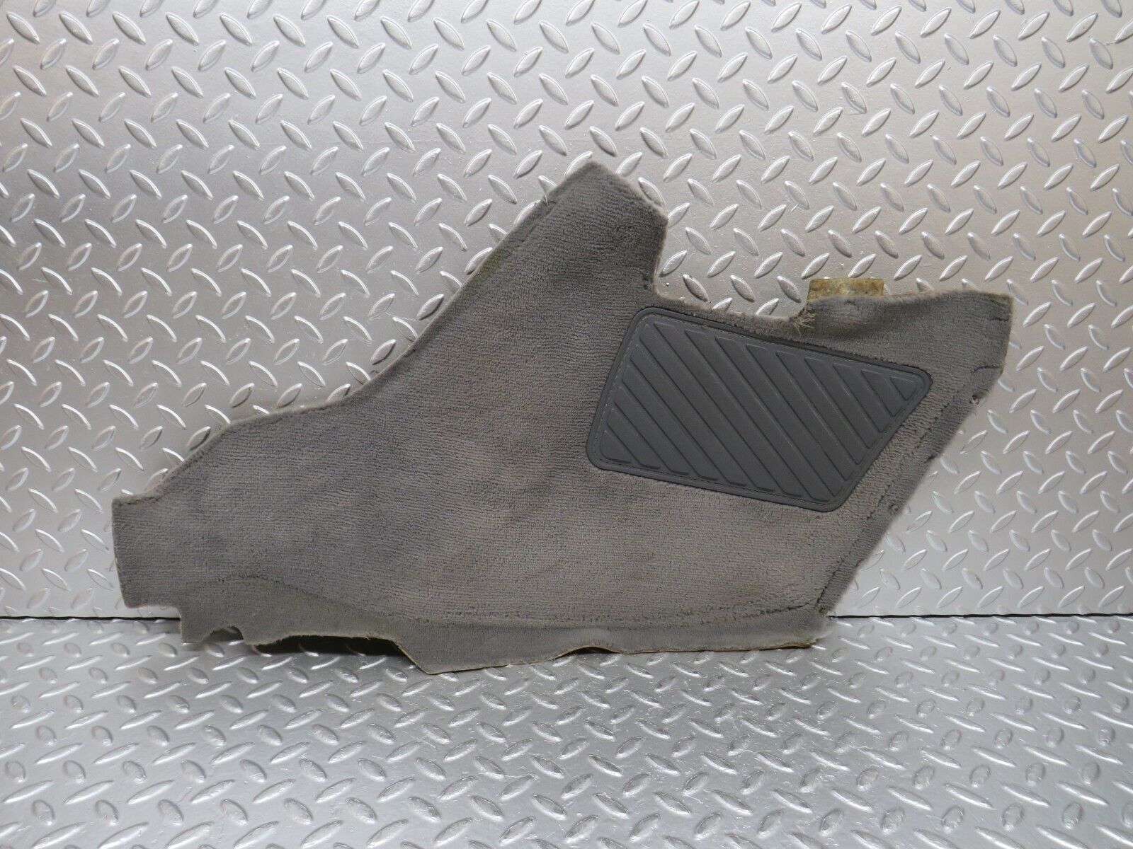 31341 Mercedes-Benz S124 220TE Wagon Centre Console Carpet Right Side Grey