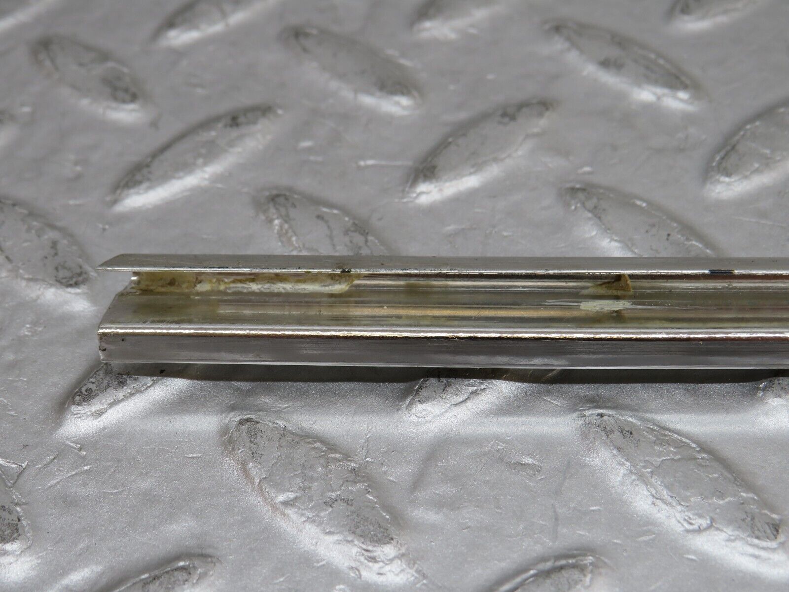 35868 Mercedes-Benz W108 Front Right Door Chrome Trim Pair