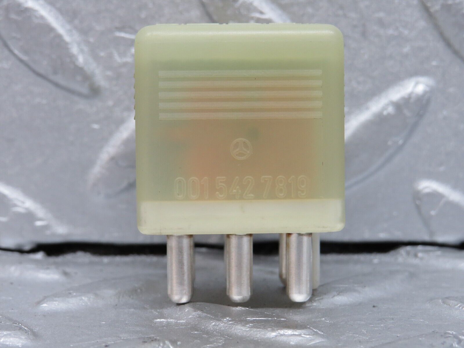 38120 Mercedes-Benz A124 320E Cabriolet Door Window Control Relay 0015427819