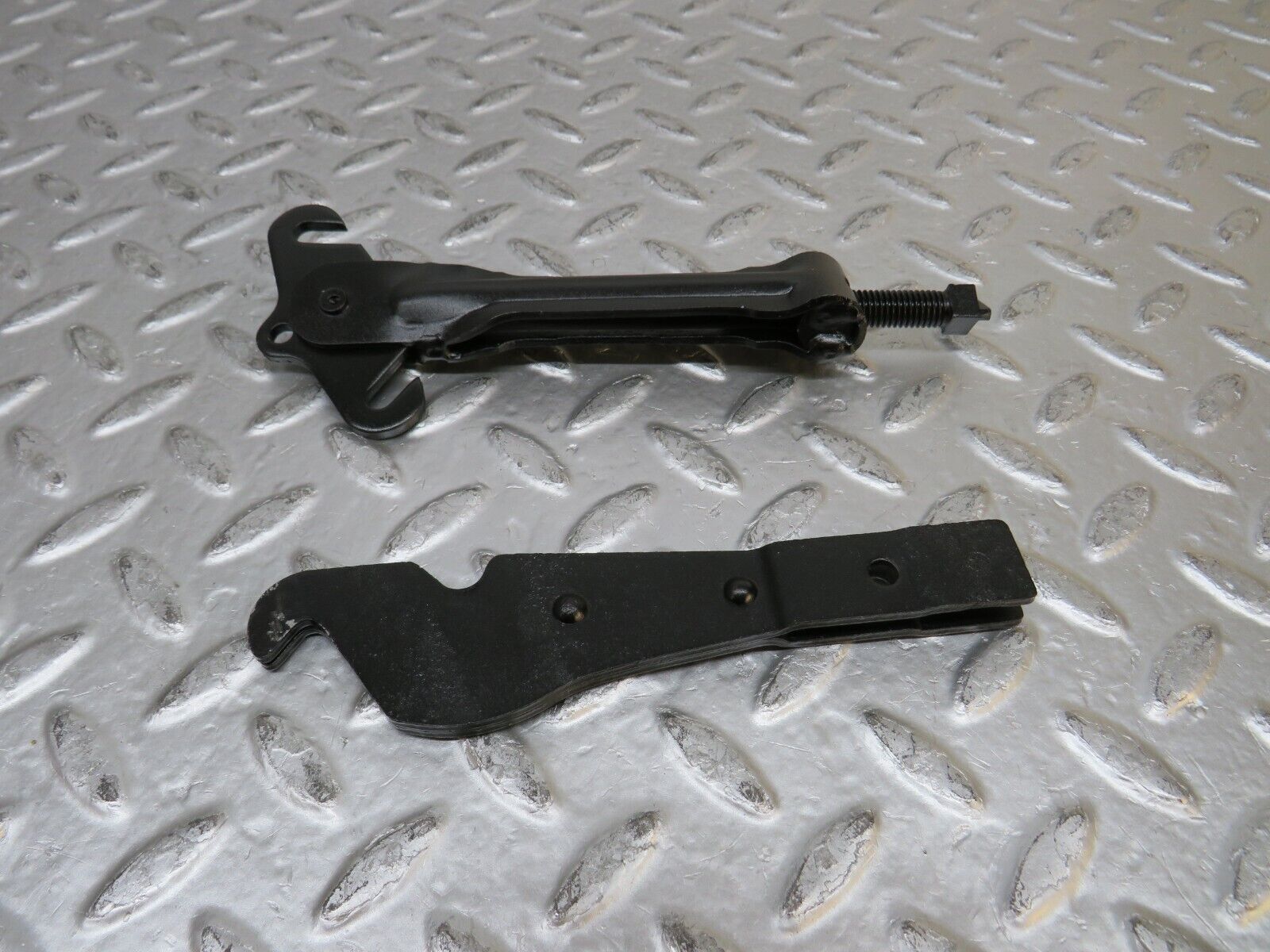 29753 Mercedes-Benz W123 230E Handbrake Adjusting Handbrake Regulator