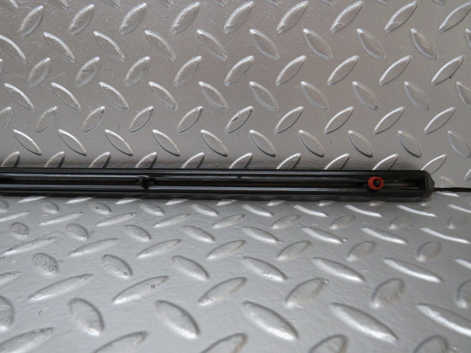 27109 Mercedes-Benz W123 280E Front Left Fender Wing Centre Moulding Trim