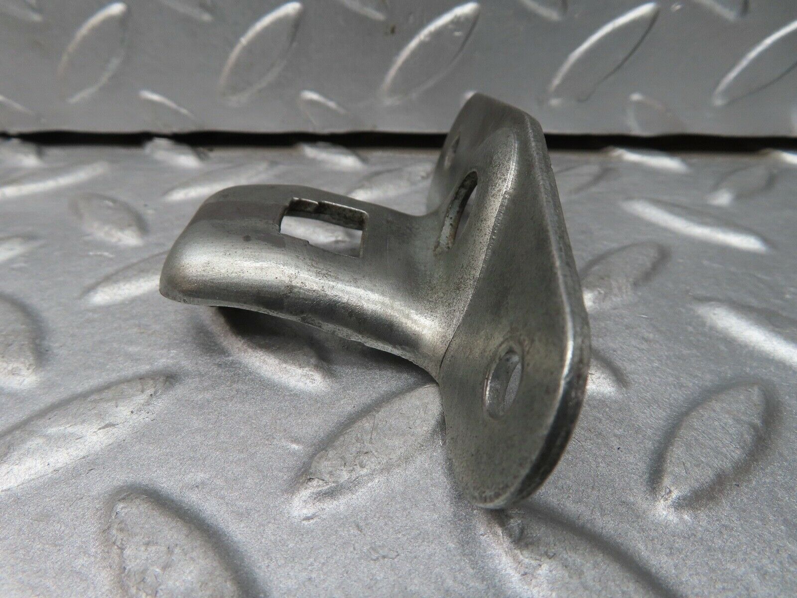 17010 Mercedes-Benz C123 280CE Coupe Trunk Lock Latch 1237580150