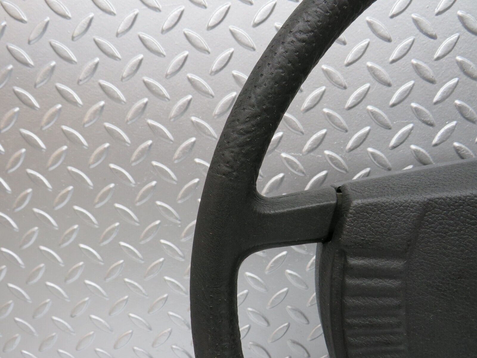 30971 Mercedes-Benz W123 200D Steering Wheel 1164640017