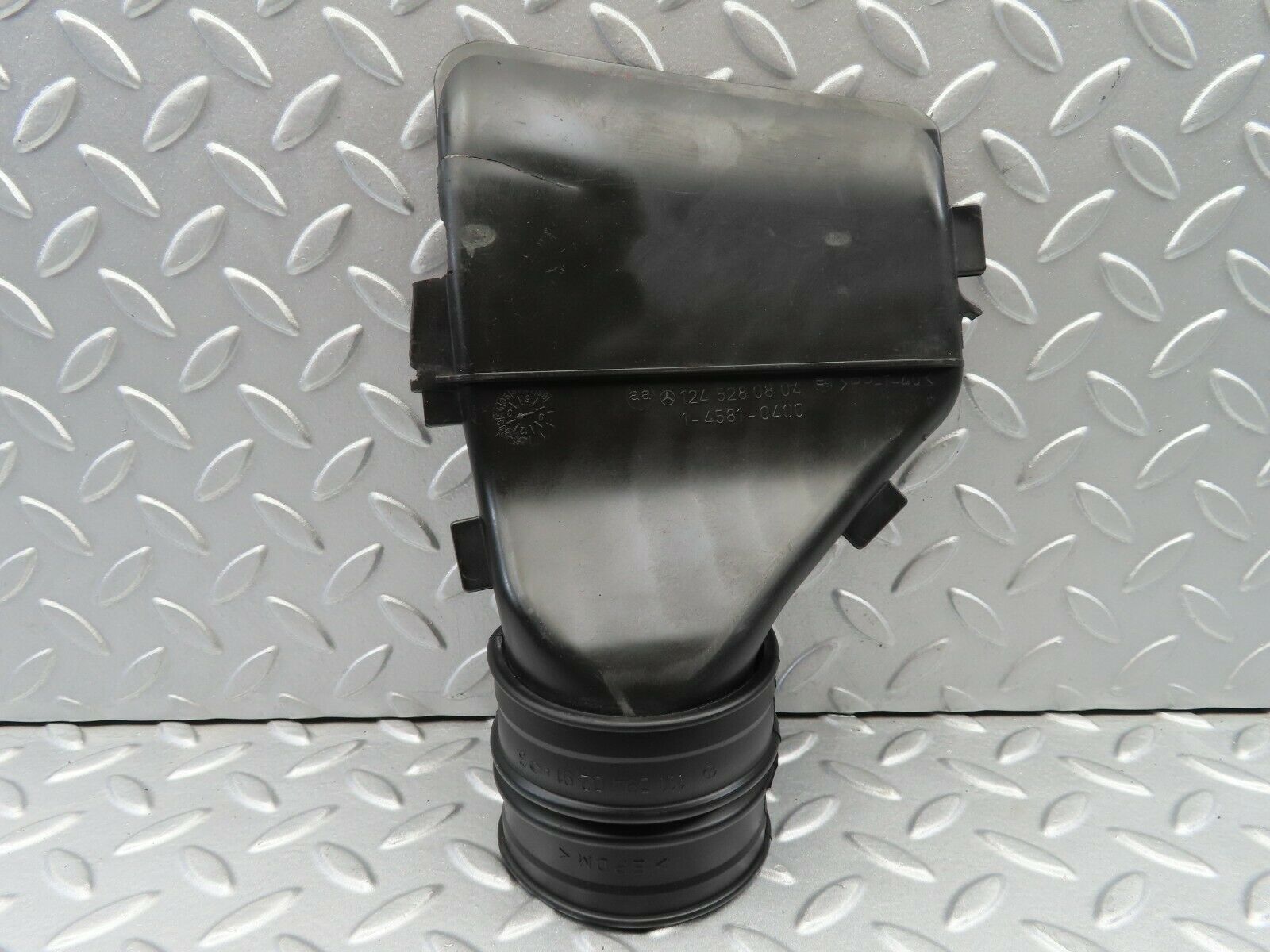 6570 Mercedes-Benz S124 E220 Wagon Air Intake Suction Pipe 1245280804