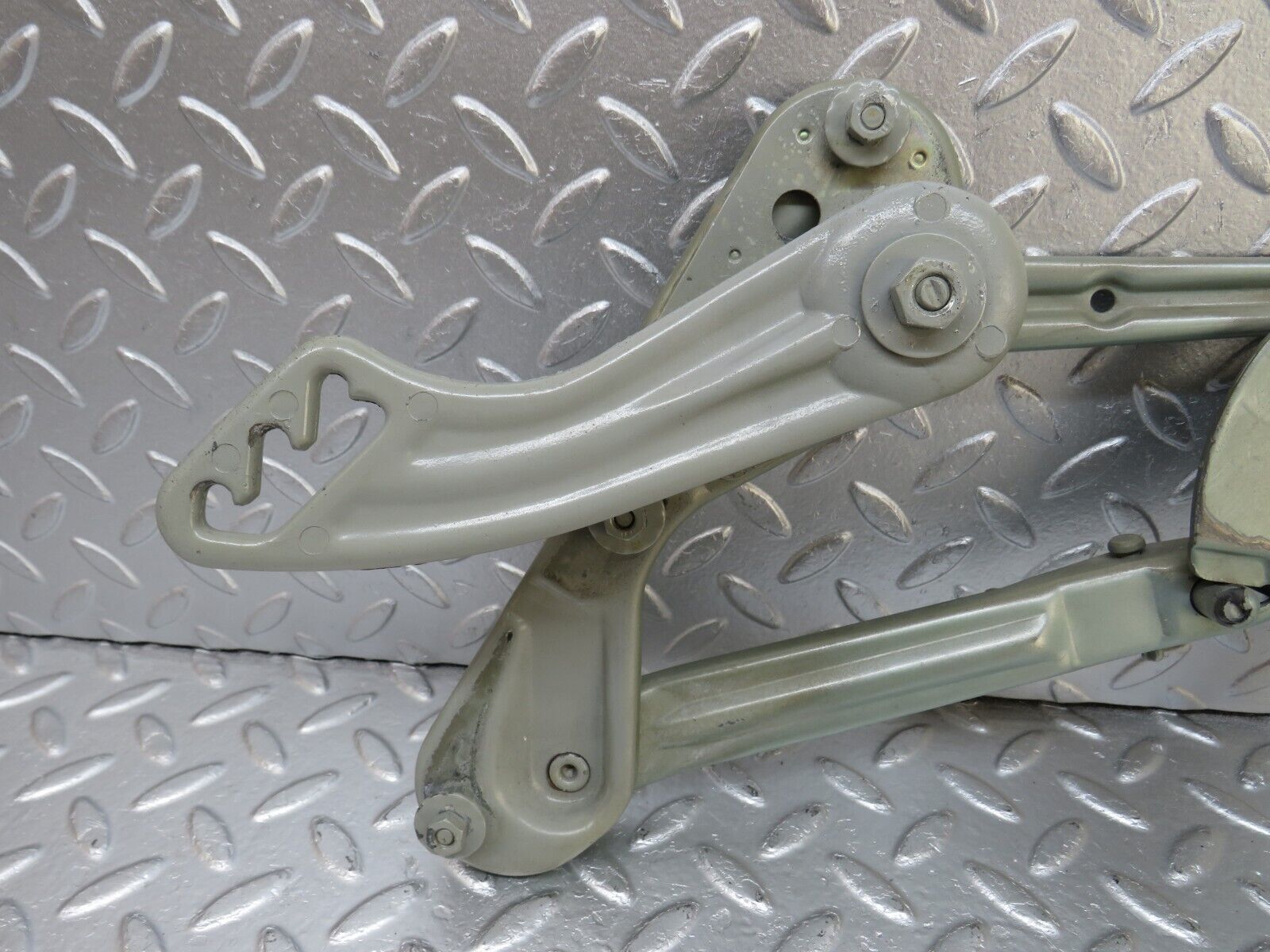 34159 Mercedes-Benz W124 260E Bonnet Hinge Right 1248800228 1248871074