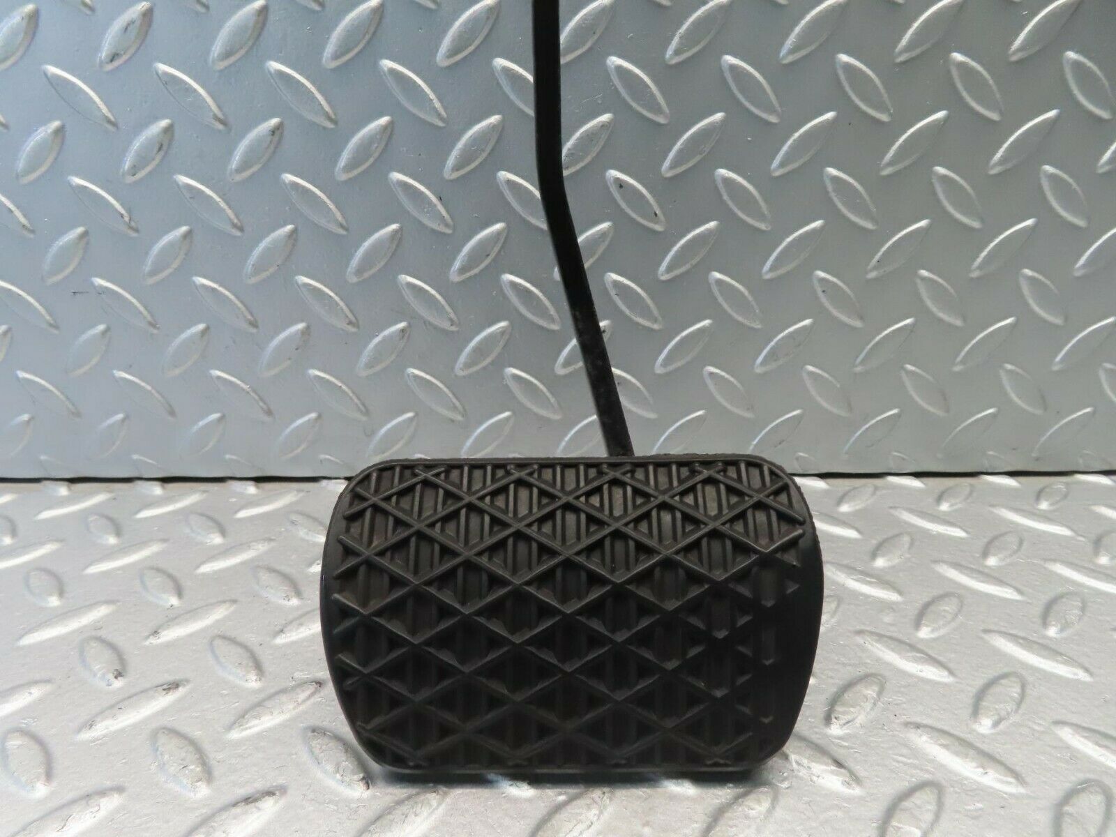 10913 Mercedes-Benz W123 230E Brake Pedal With Rubber