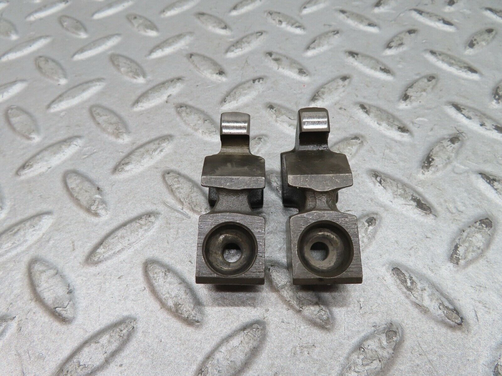 17862 Mercedes-Benz W116 450SEL Valve Rocker Arm