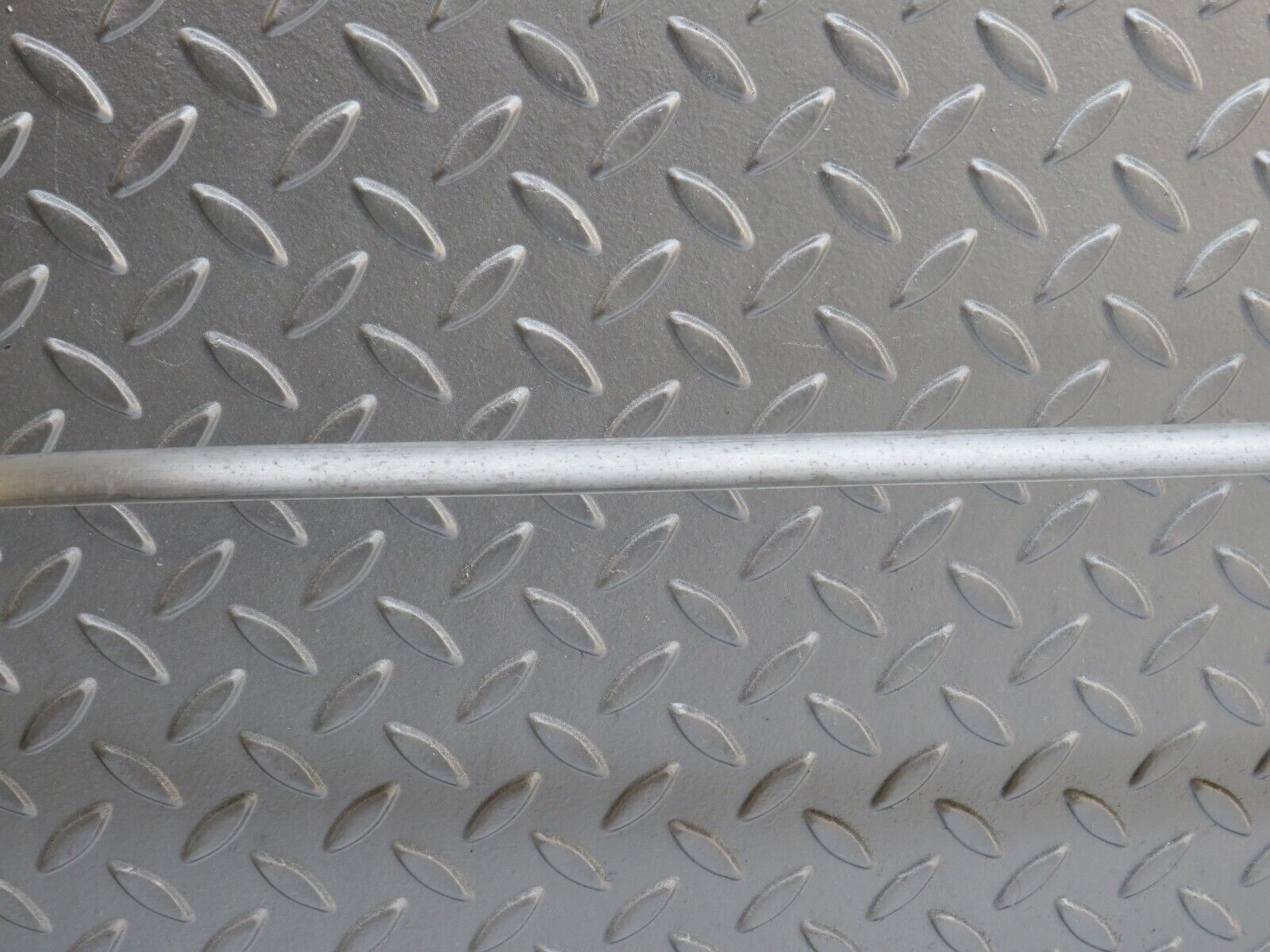 40492 Mercedes-Benz W110 230 Rear Windscreen Chrome Frame