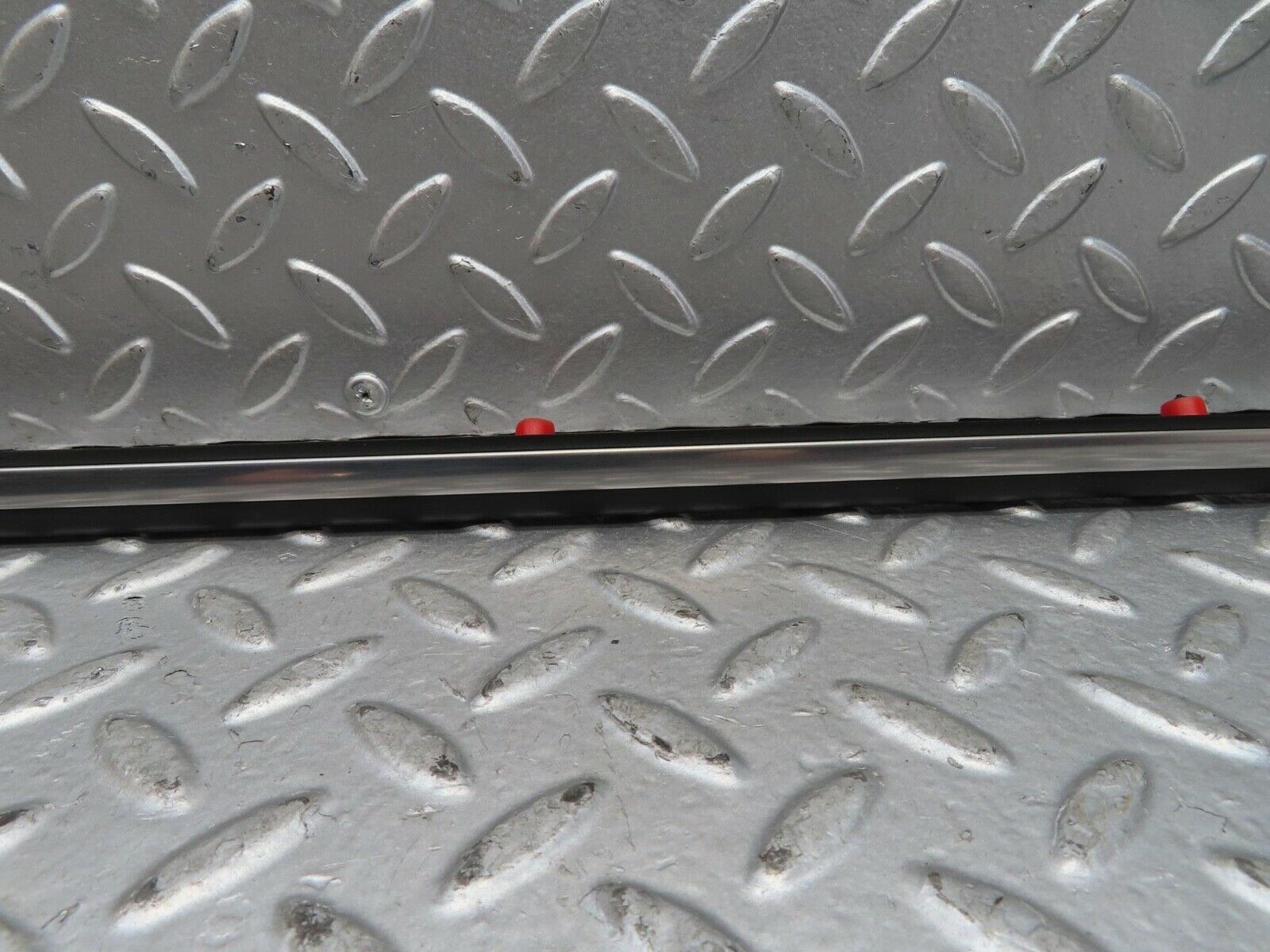 15836 Mercedes-Benz W123 280E Rear Left Door Centre Moulding Trim