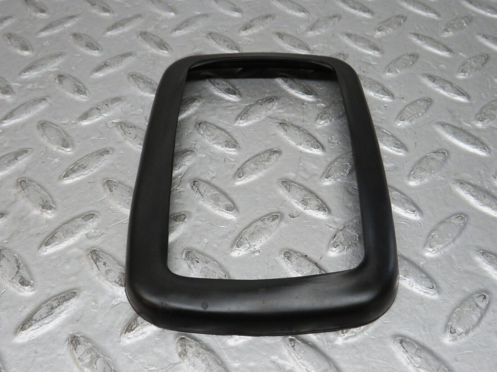 37403 Mercedes-Benz W109 300SEL Gear Selector Surround Rubber