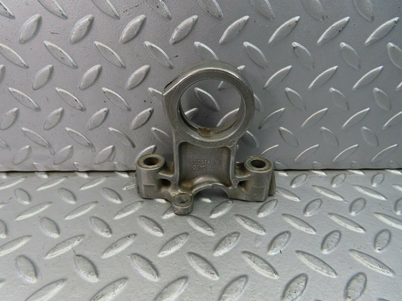 8989 Mercedes-Benz W110 Camshaft Tower Bearing 1800514016 48 mm