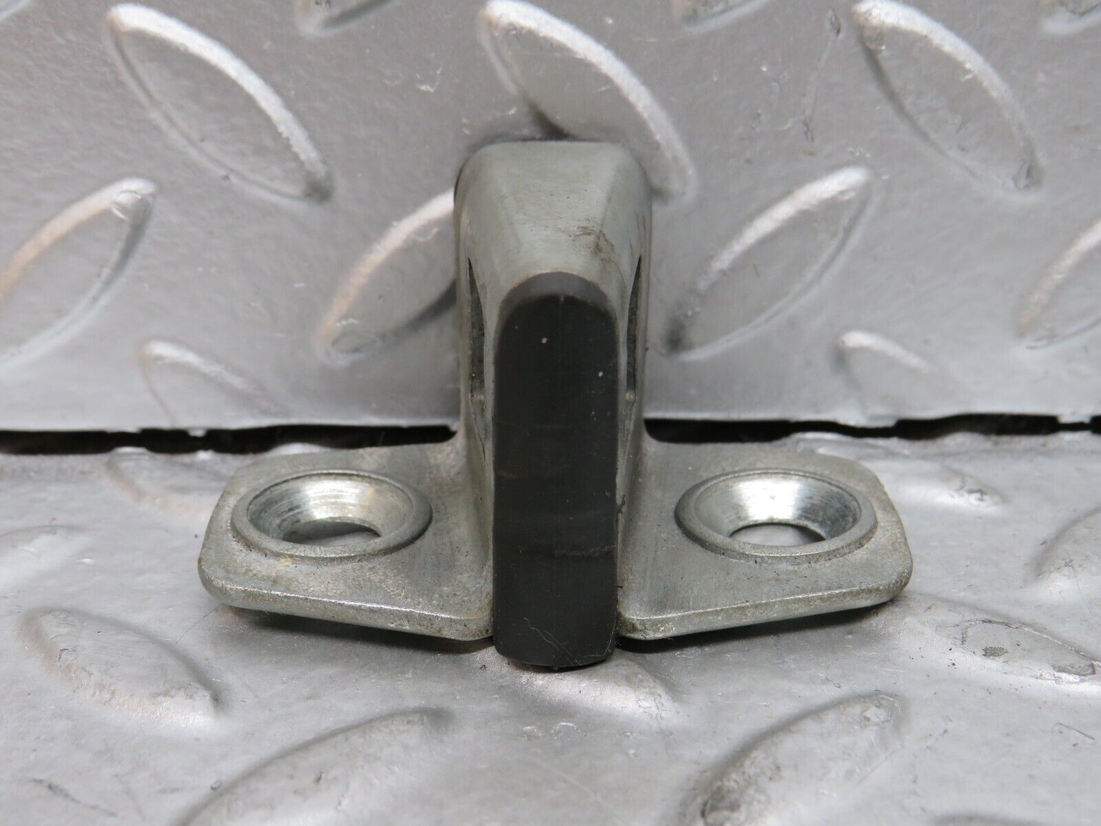 29123 Mercedes-Benz C124 320CE Coupe Door Lock Latch