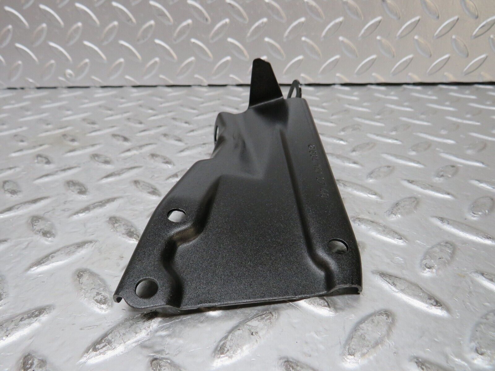 27699 Mercedes-Benz S124 300TE Wagon Air Intake Manifold Bracket 6041410740