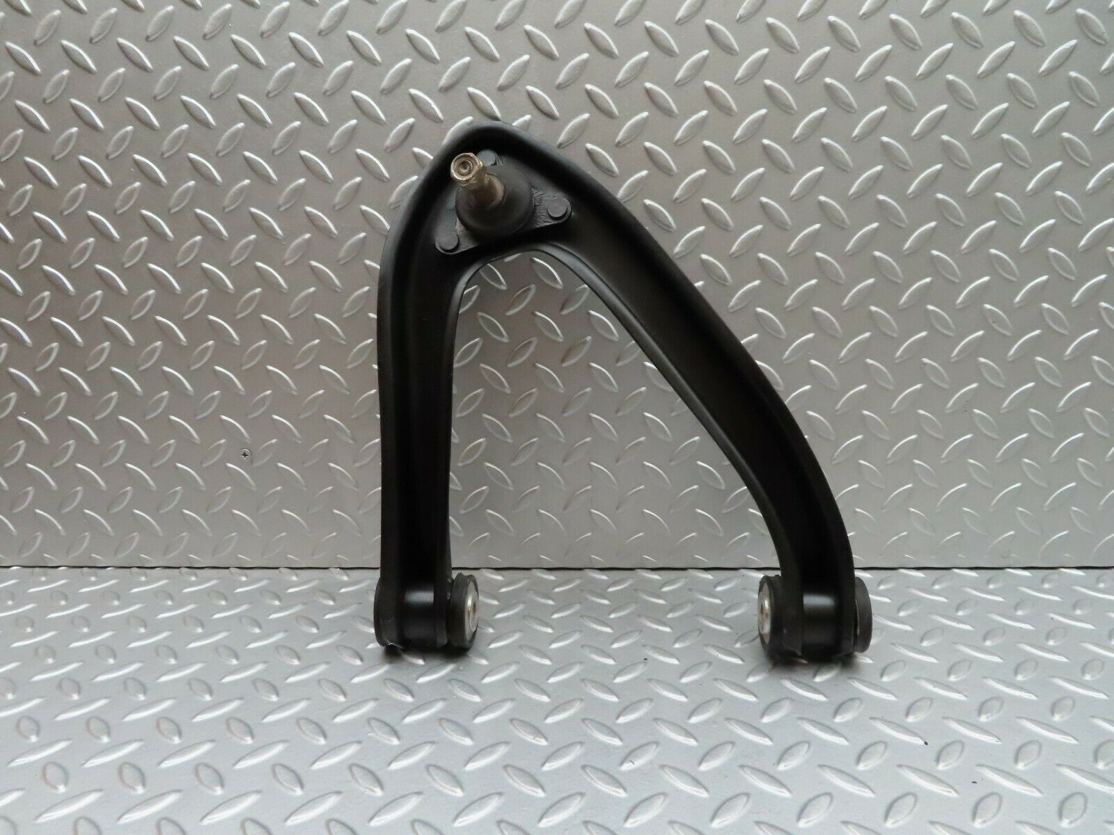 4887 Mercedes-Benz W114 280CE Coupe Front Right Upper Control Arm