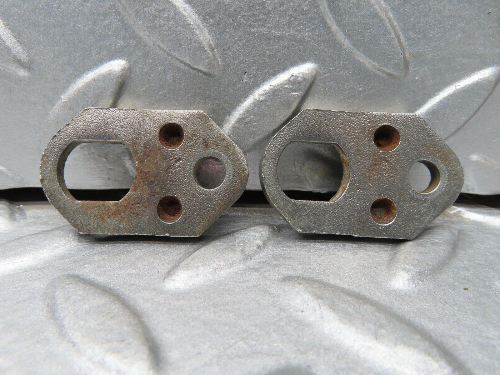 16743 Mercedes-Benz C107 380SLC Fuel Injector Bracket Pair