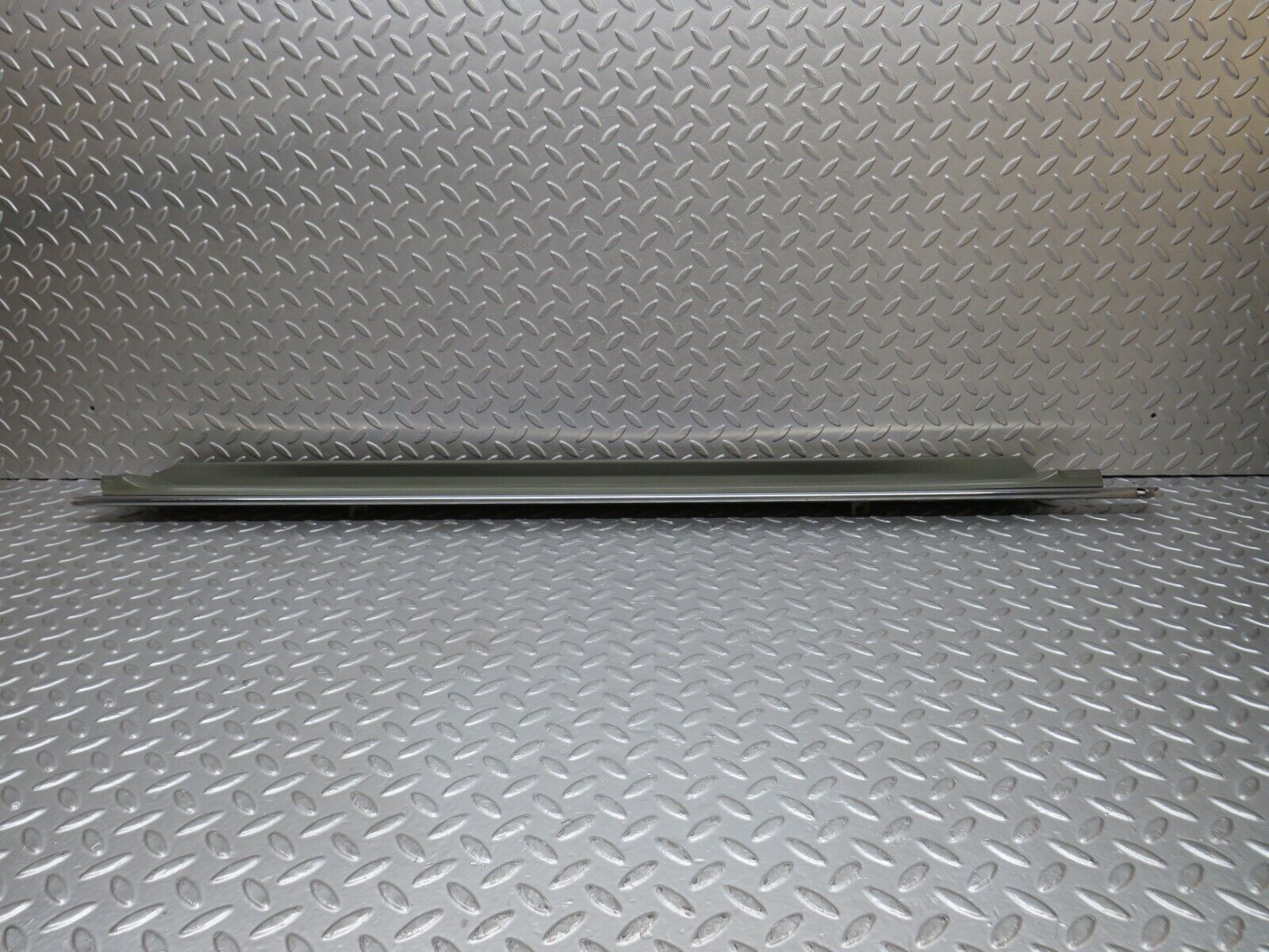 39522 Mercedes-Benz R129 320SL Coupe Right Door Sill Grey