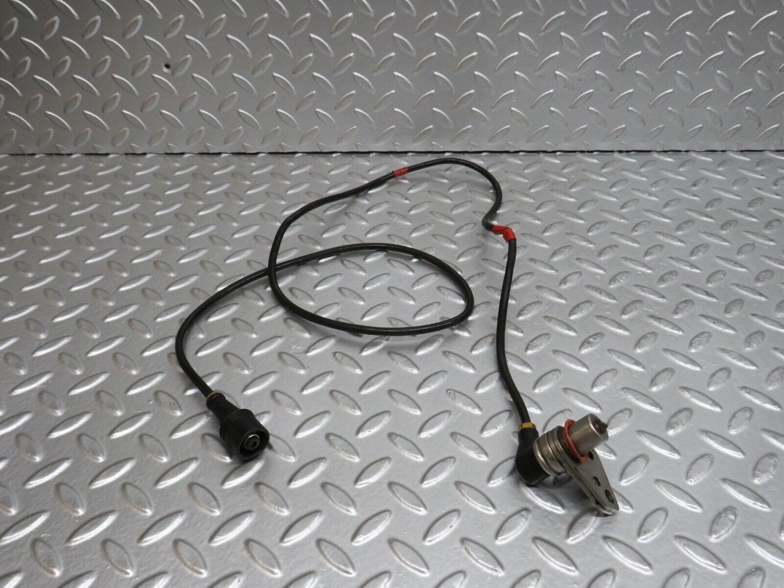 29590 Mercedes-Benz W124 230E ABS Sensor 0265001110