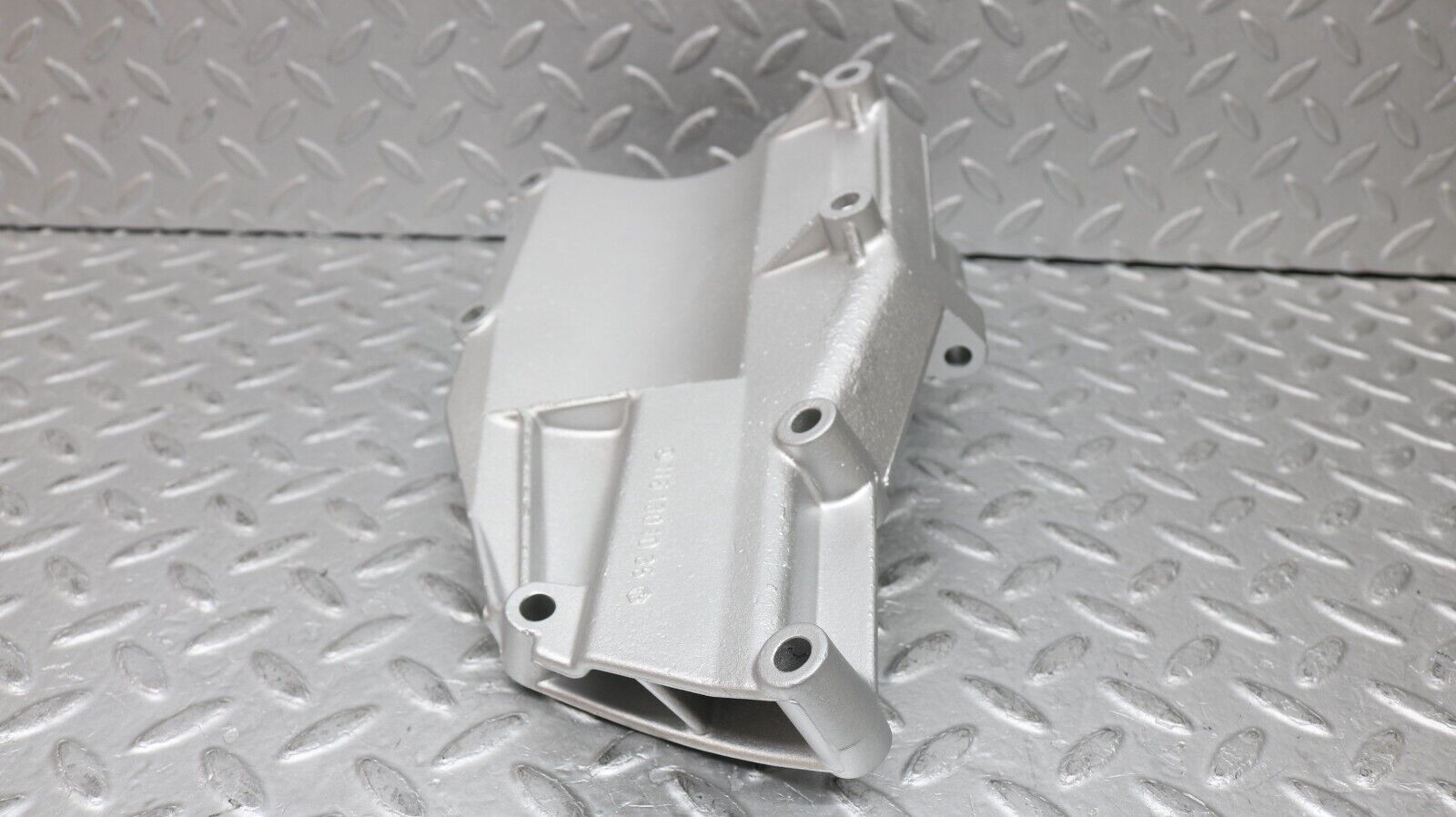 37240 Mercedes-Benz C126 420SEC Coupe Air Conditioning Compressor Bracket 1161301035