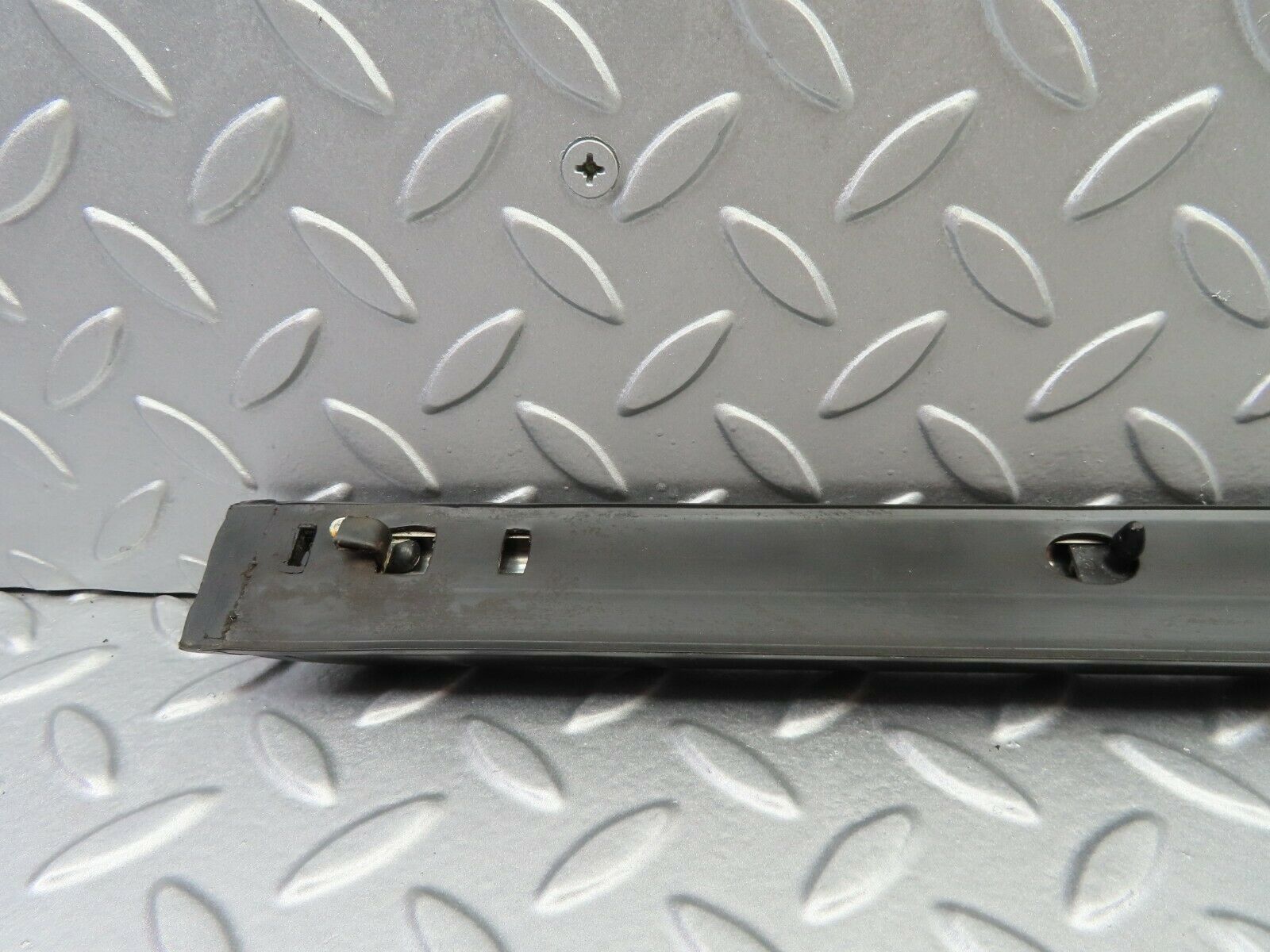 6866 Mercedes-Benz C107 350SLC Coupe Right Door Centre Moulding Trim