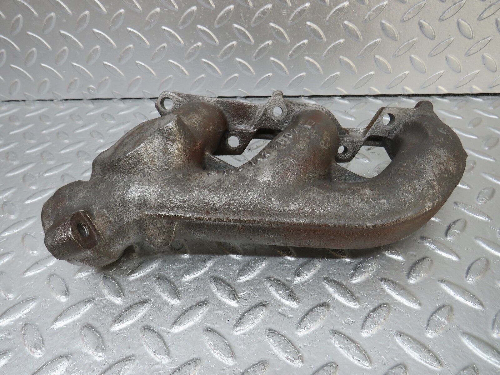 34689 Mercedes-Benz W124 260E Exhaust Manifold 1-3 Cylinder 1031421602