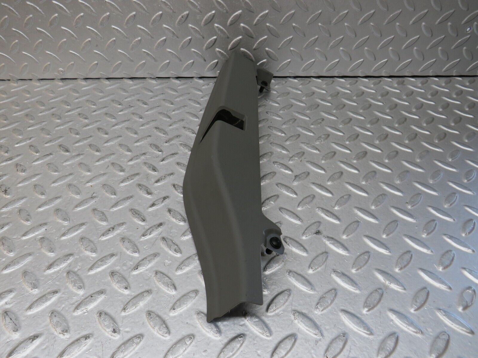 35214 Mercedes-Benz W221 Front Left Door Lock Cover 2217280156