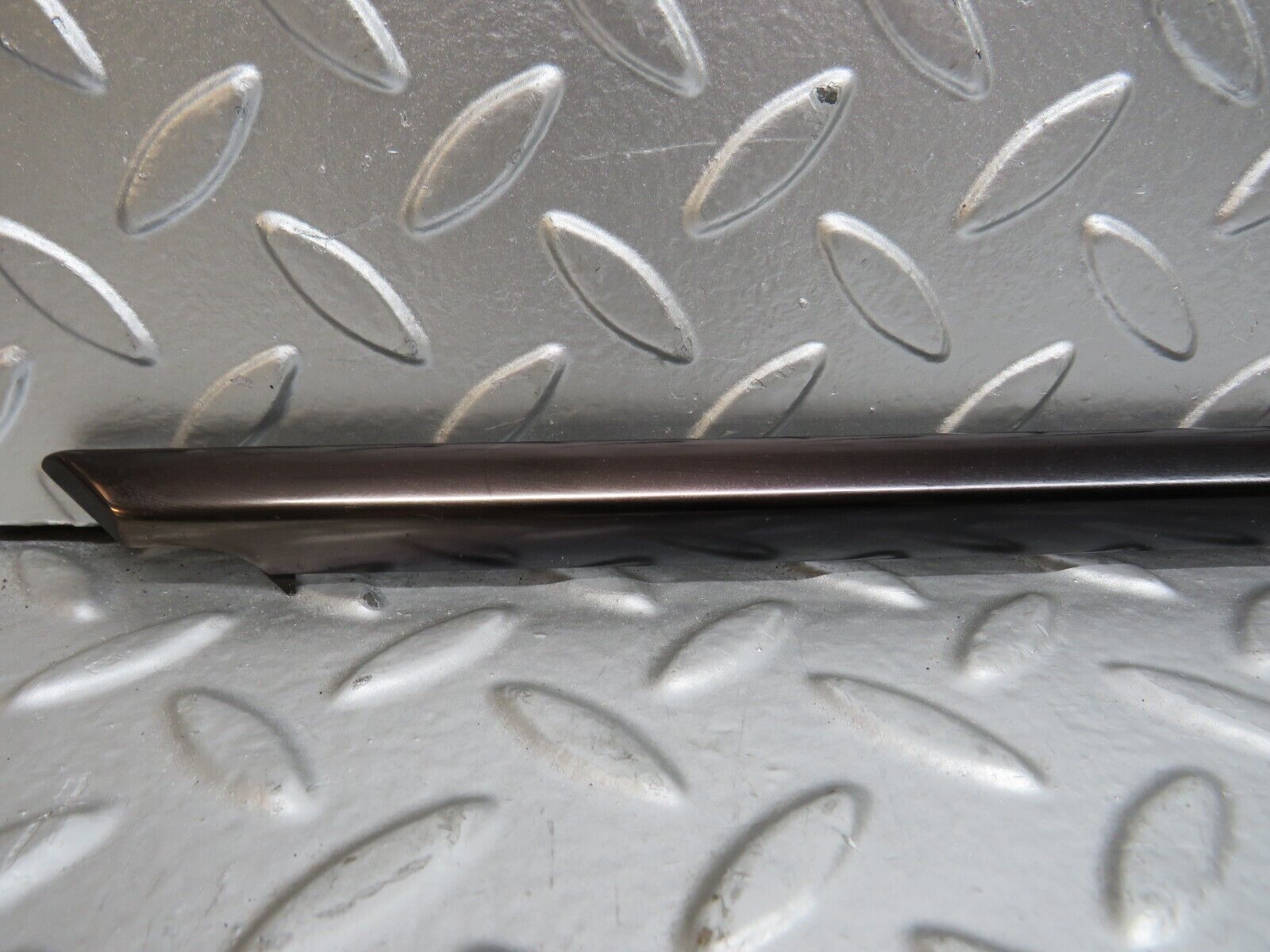 29000 Mercedes-Benz C124 320CE Coupe Front Left Door Chrome Trim