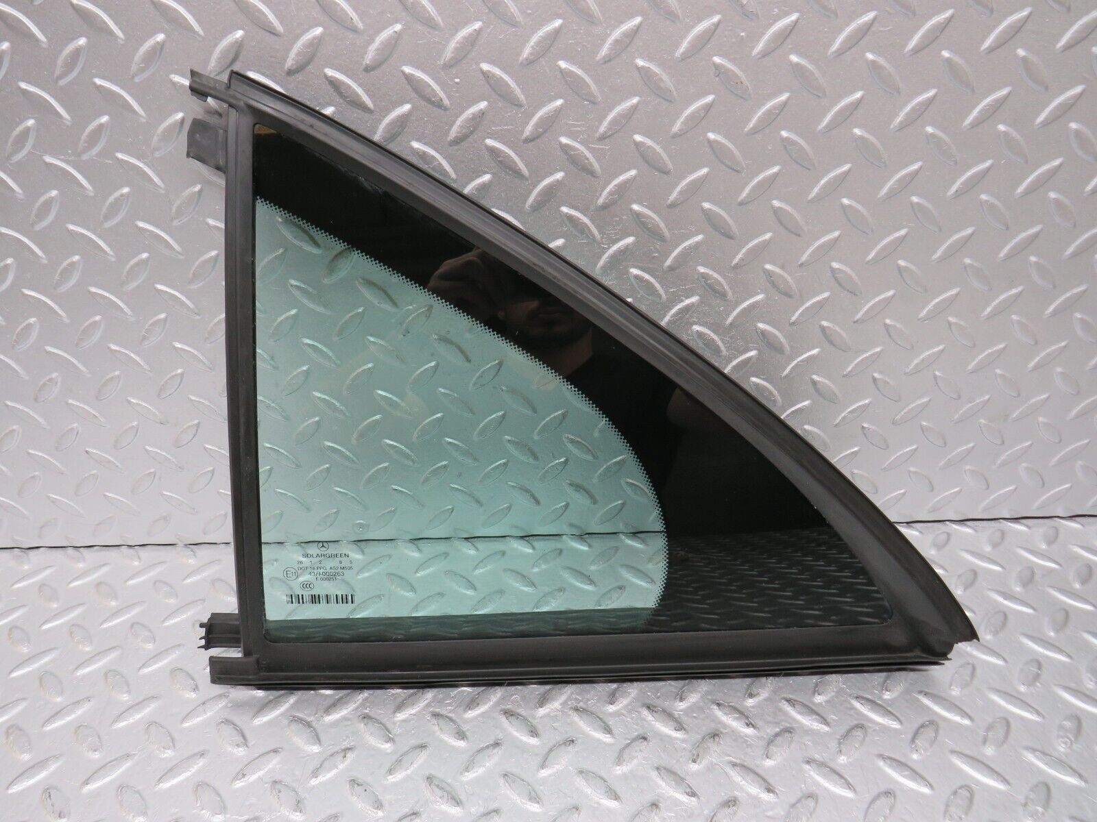 35164 Mercedes-Benz W221 Rear Left Quarter Window Glass 2217350124