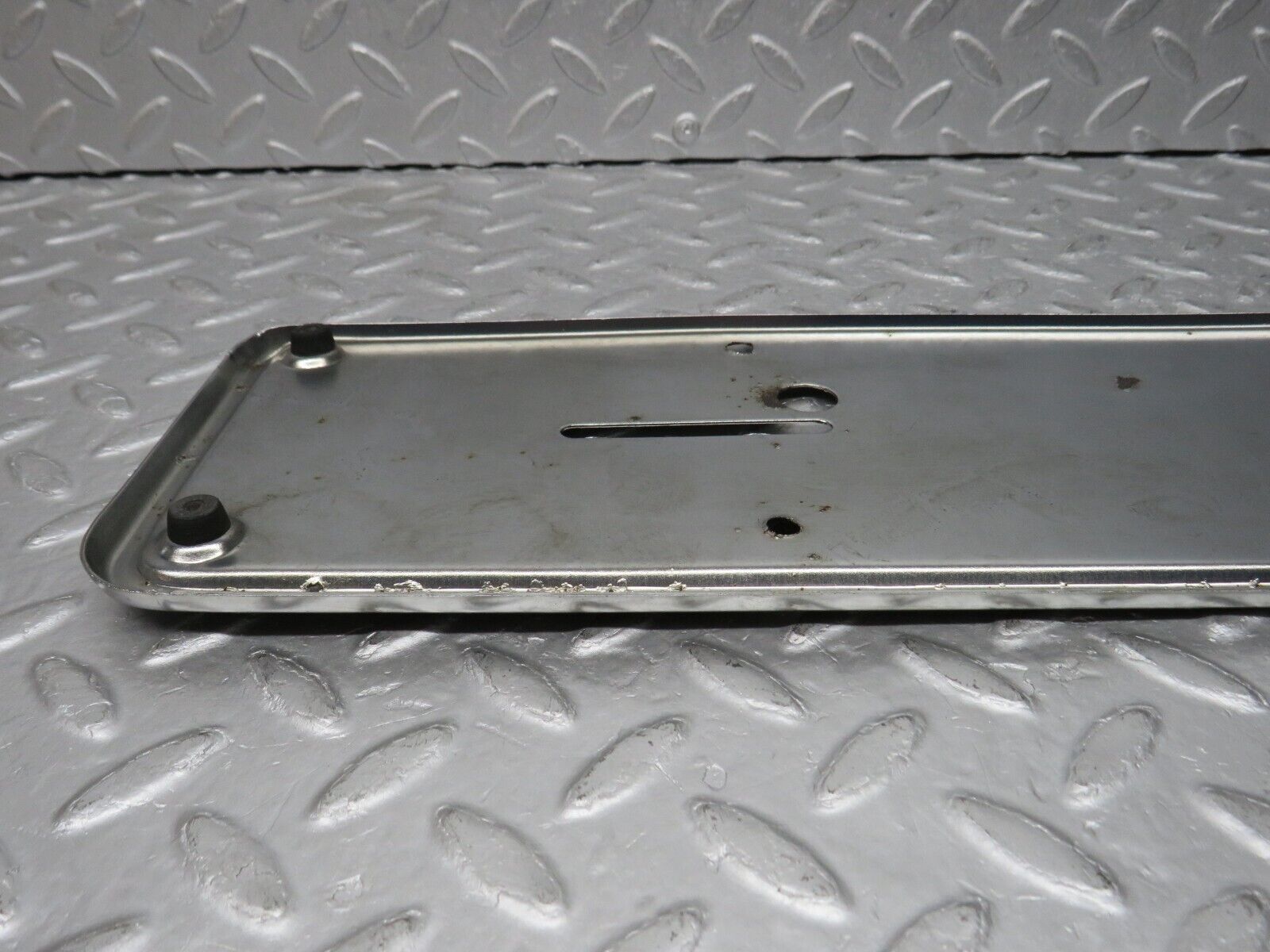 38162 Mercedes-Benz A124 320E Cabriolet Rear number Plate Holder