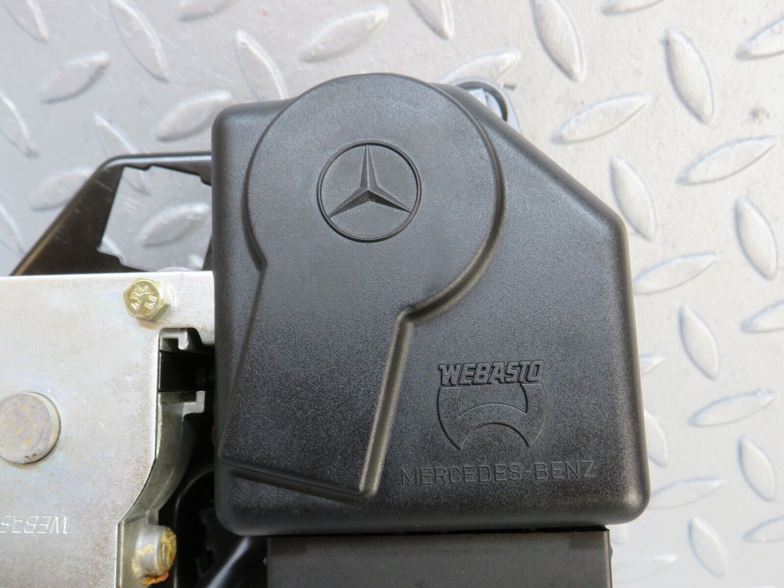 36526 Mercedes-Benz W201 190E 2.0L Sunroof Motor Webasto With Relay 0390251693 1248210047