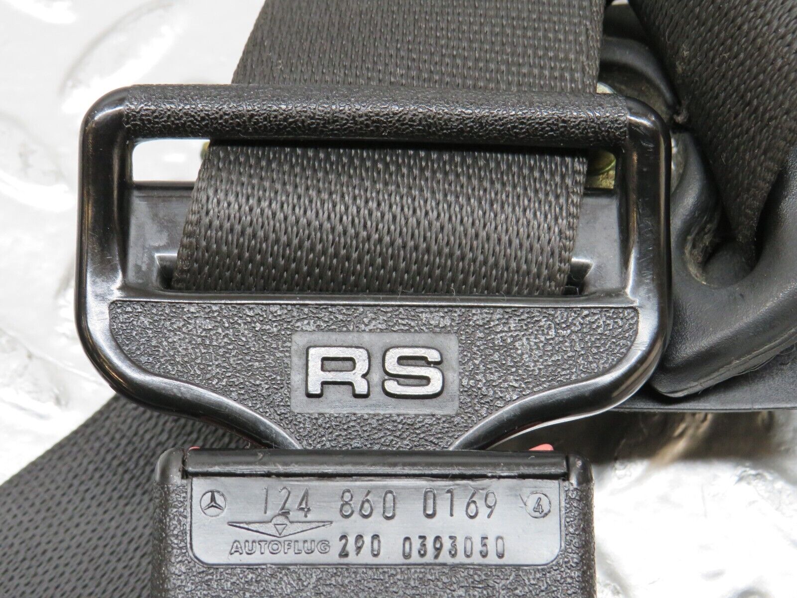 25176 Mercedes-Benz W201 190D Front Left Seat Belt With Buckle 2018606785