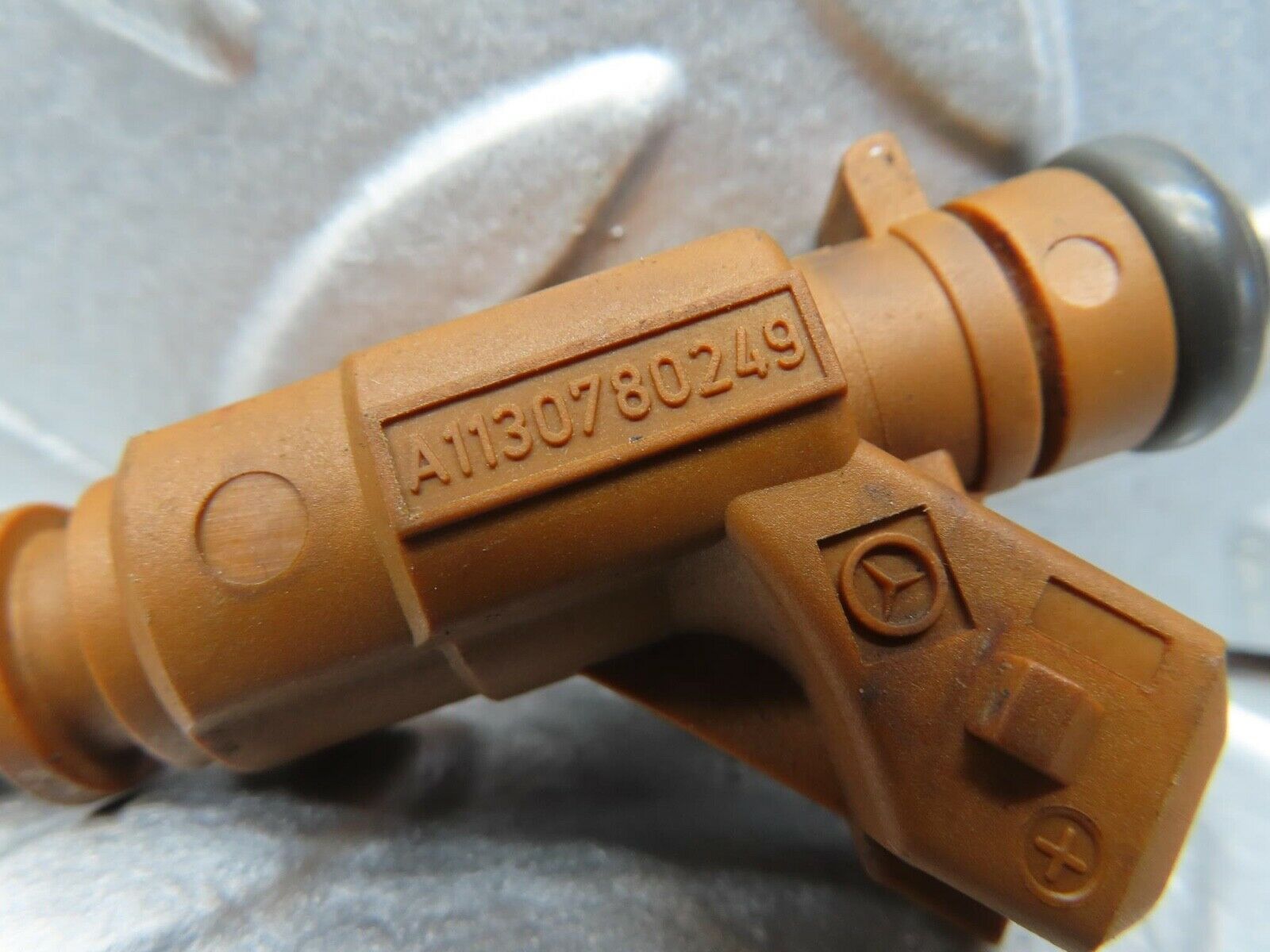 13411 Mercedes-Benz W220 S430 Fuel Injector Bosch 0280156016