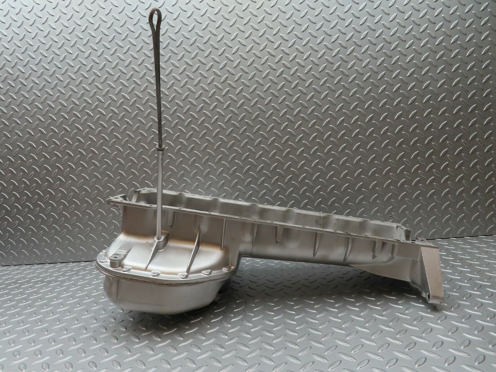 3492 Mercedes-Benz W108 280SE Oil pan Oil sump 1080140302