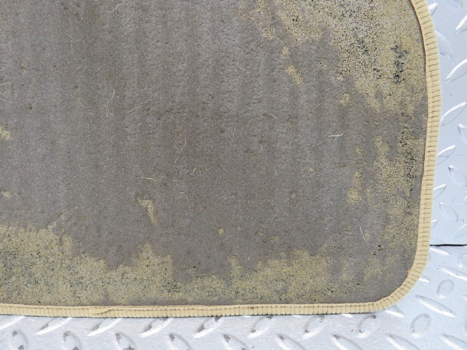 28925 Mercedes-Benz C124 320CE Coupe Rear Left Floor Carpet Beige